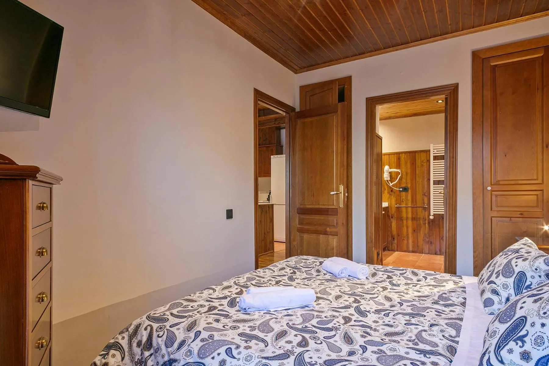 Bed in Baqueira Apartamentos Cota 1700 a pie de pistas