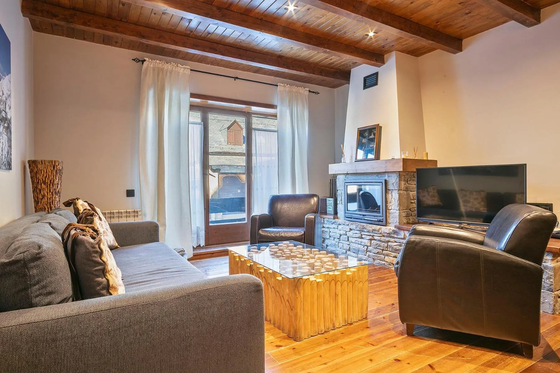 TV and multimedia in Baqueira Apartamentos Cota 1700 a pie de pistas