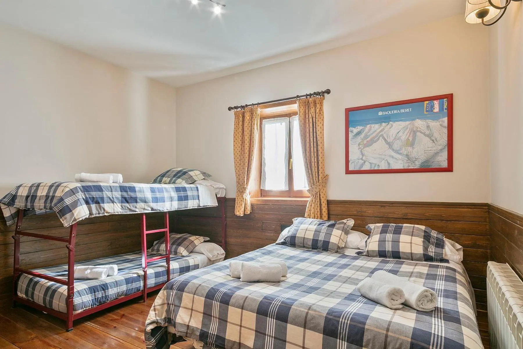 Bed in Baqueira Apartamentos Cota 1700 a pie de pistas