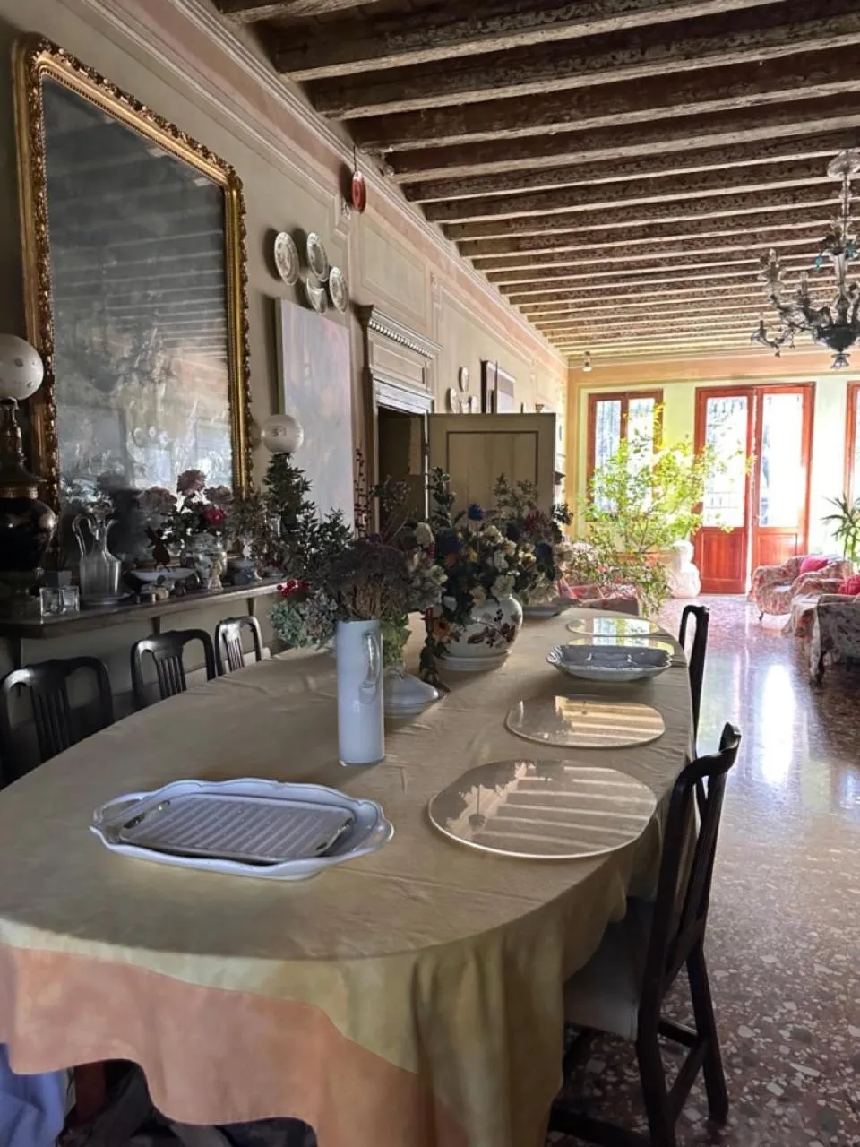 Communal lounge/ TV room in B&B Villa Gradenigo