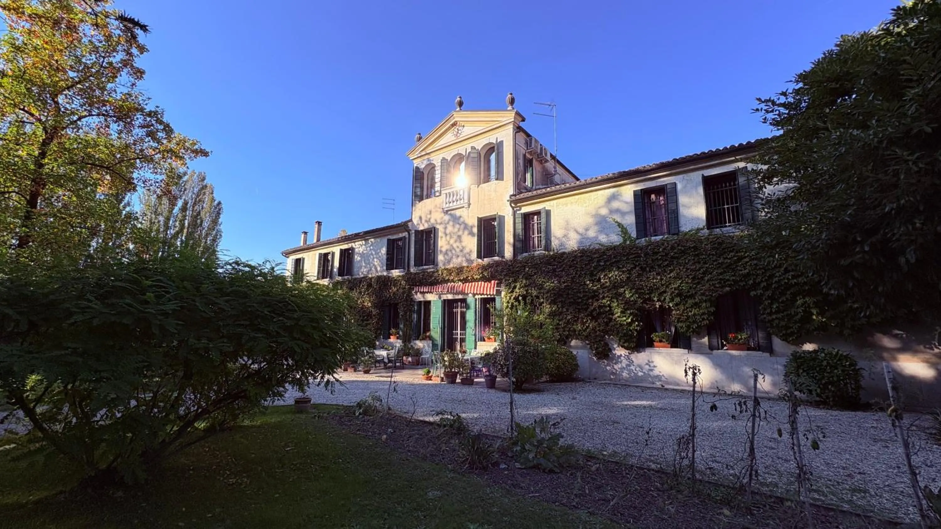 Property building in B&B Villa Gradenigo