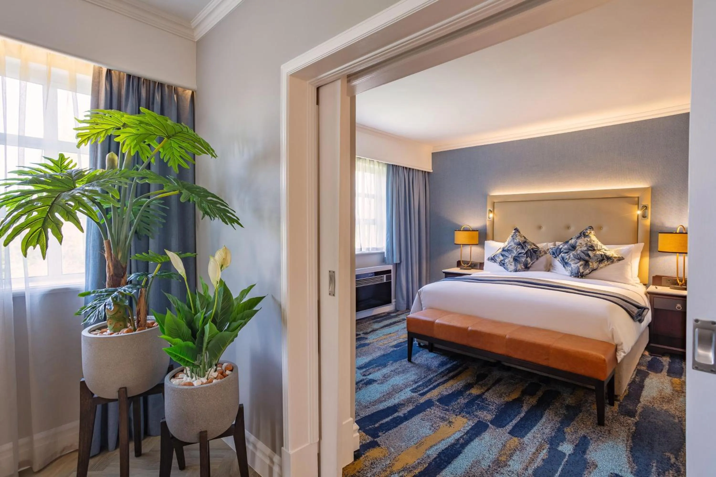 Photo of the whole room, Bed in Southern Sun Mbombela