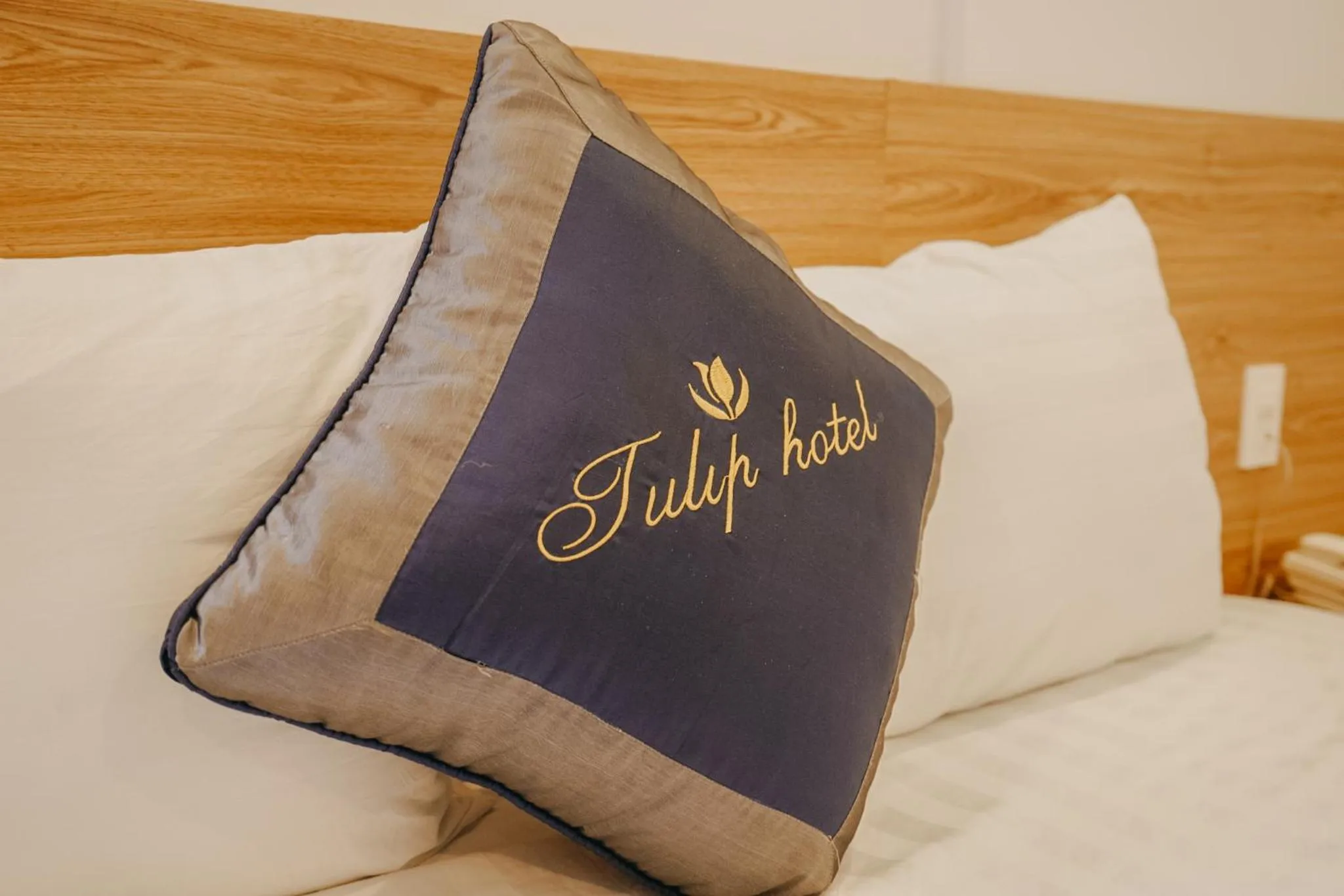 Property logo or sign, Bed in Tulip Hotel
