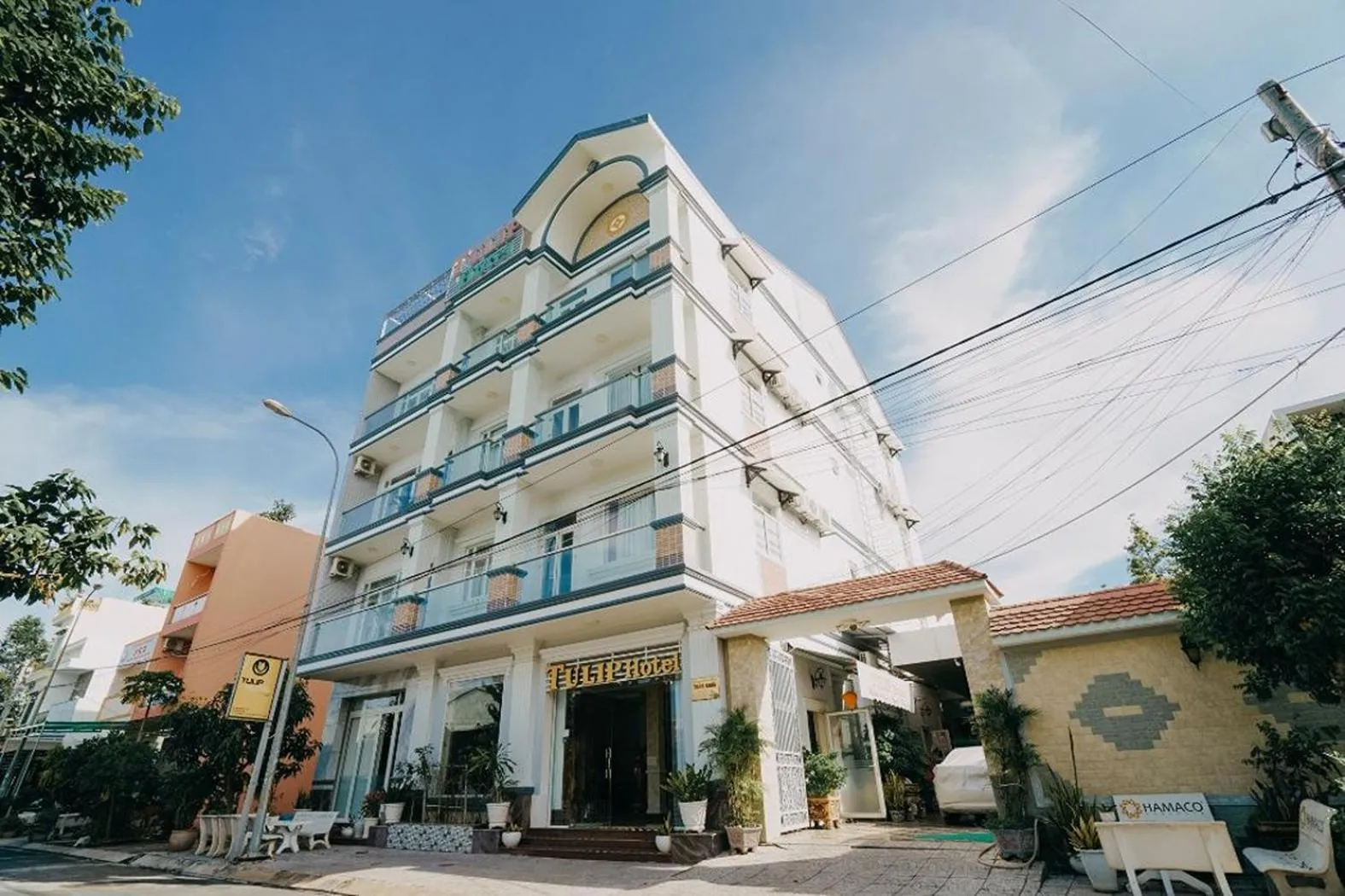 Facade/entrance in Tulip Hotel