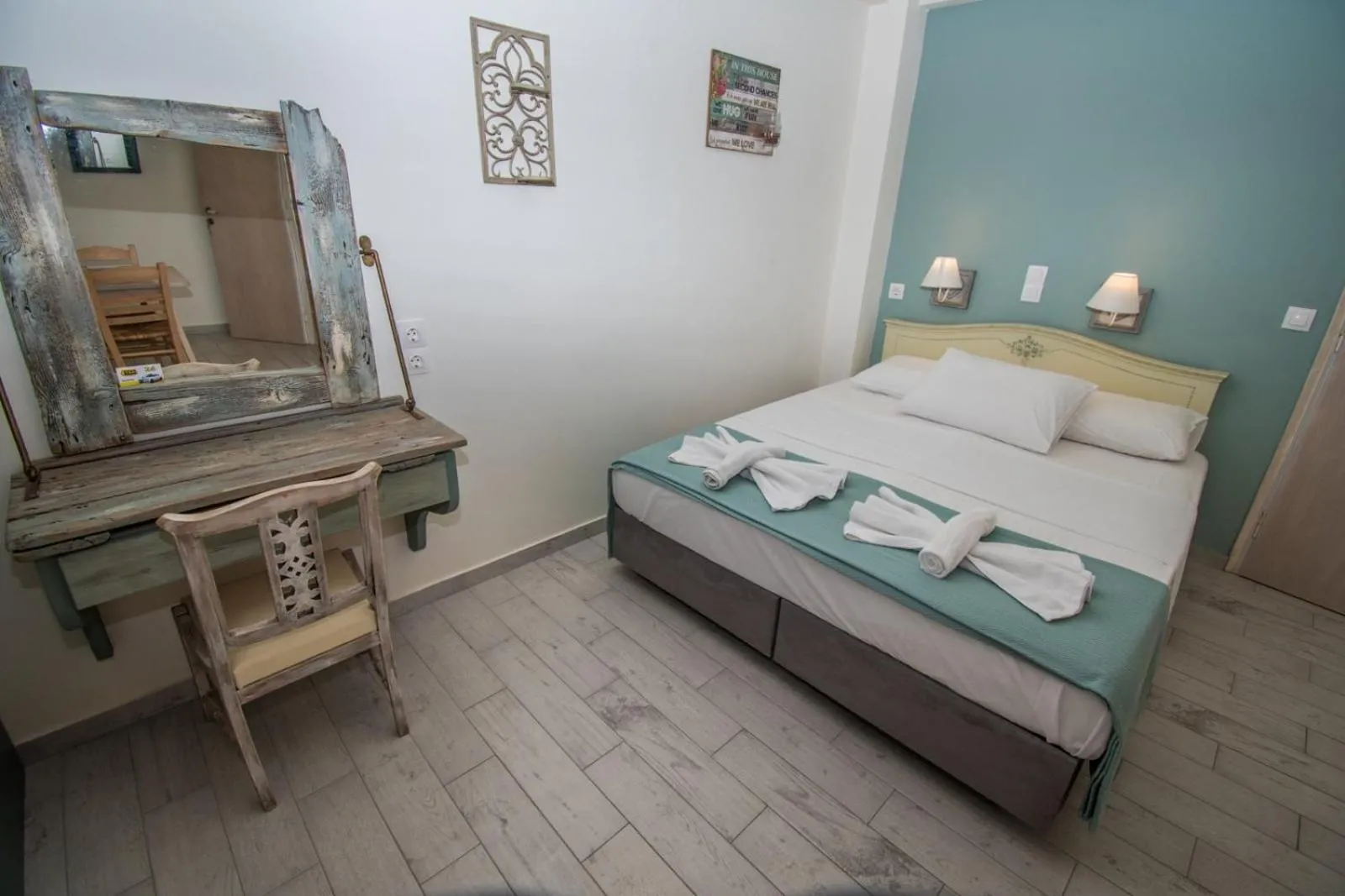 Bedroom, Bed in Alexandros