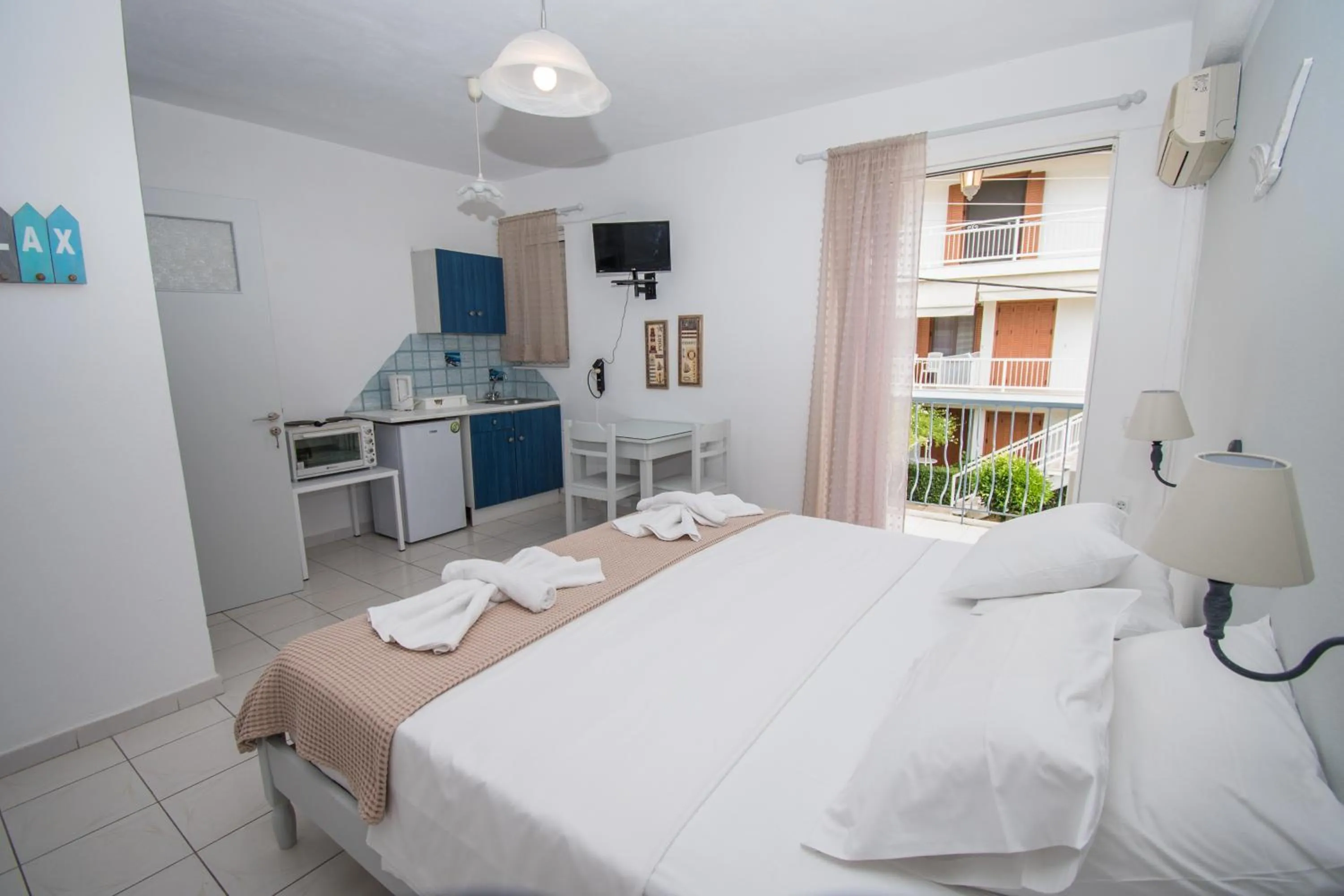 Bed in Alexandros