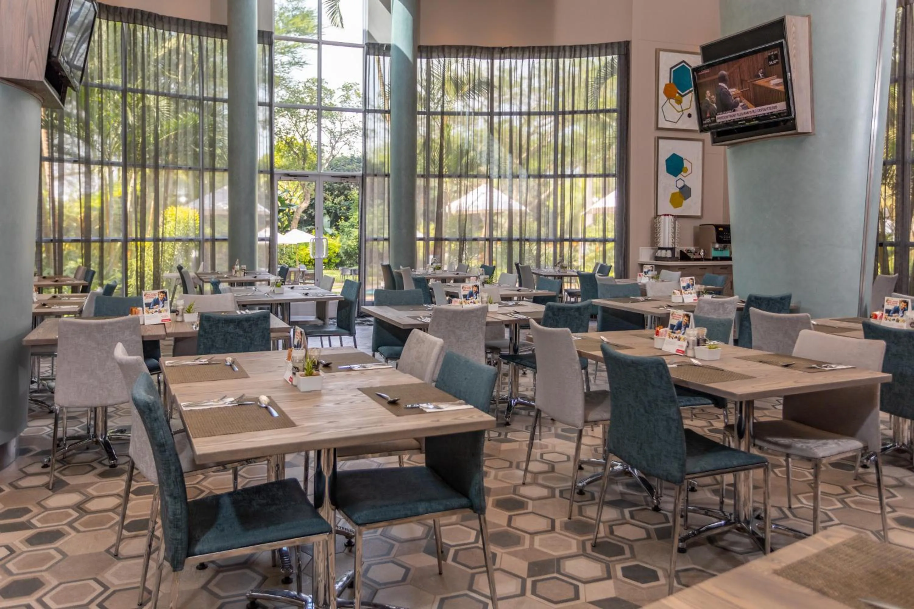 Restaurant/places to eat in StayEasy Mbombela