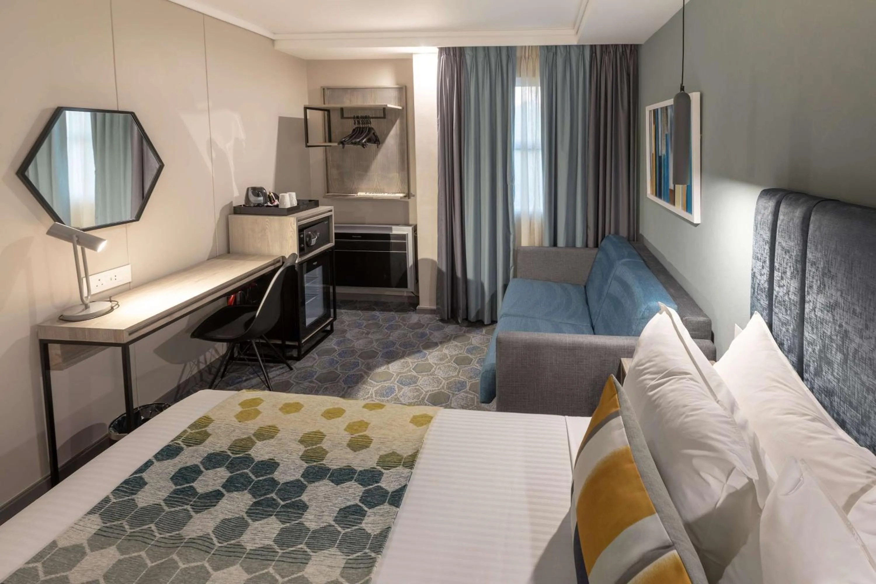 Photo of the whole room, Bed in StayEasy Mbombela