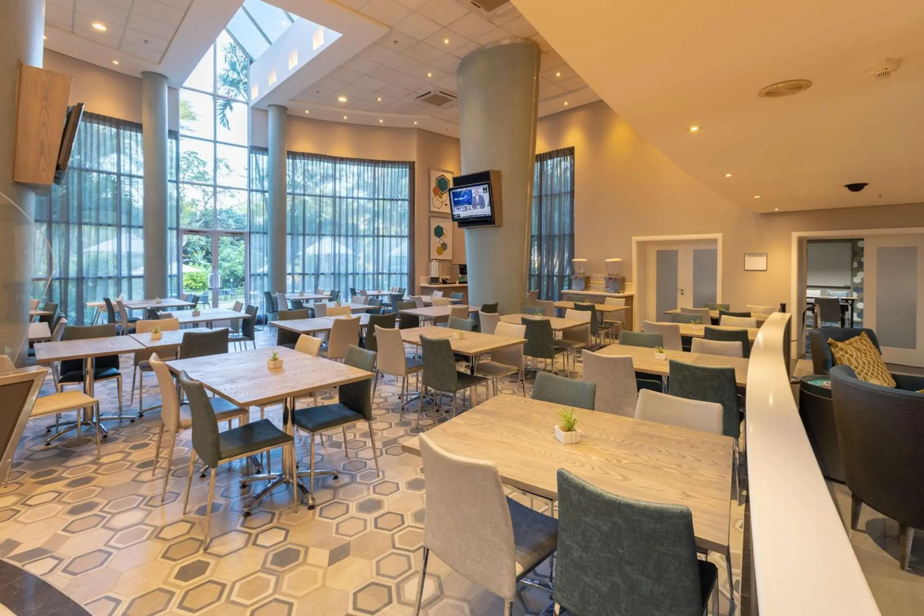 Restaurant/places to eat in StayEasy Mbombela Restaurant/places to eat in StayEasy Mbombela