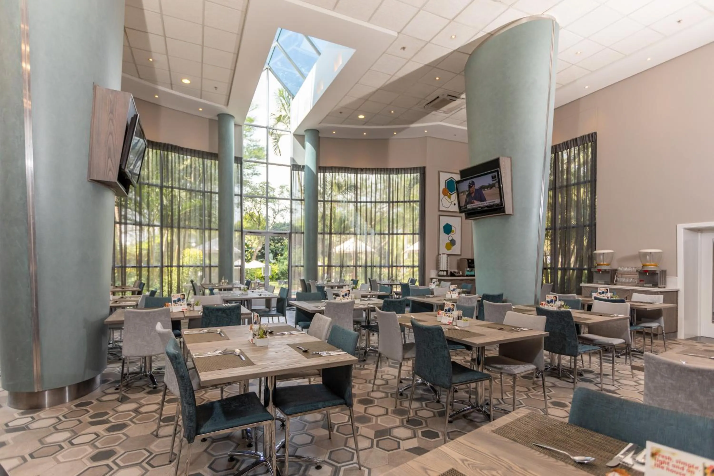 Restaurant/places to eat in StayEasy Mbombela