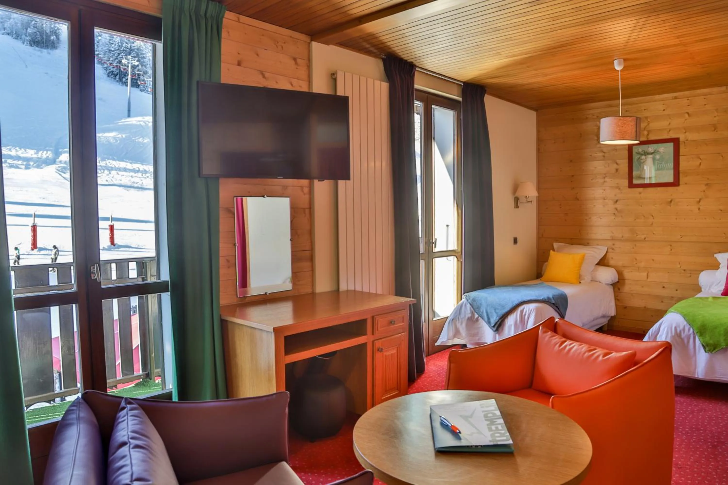 Bedroom, Seating Area in Hotel Le Tremplin