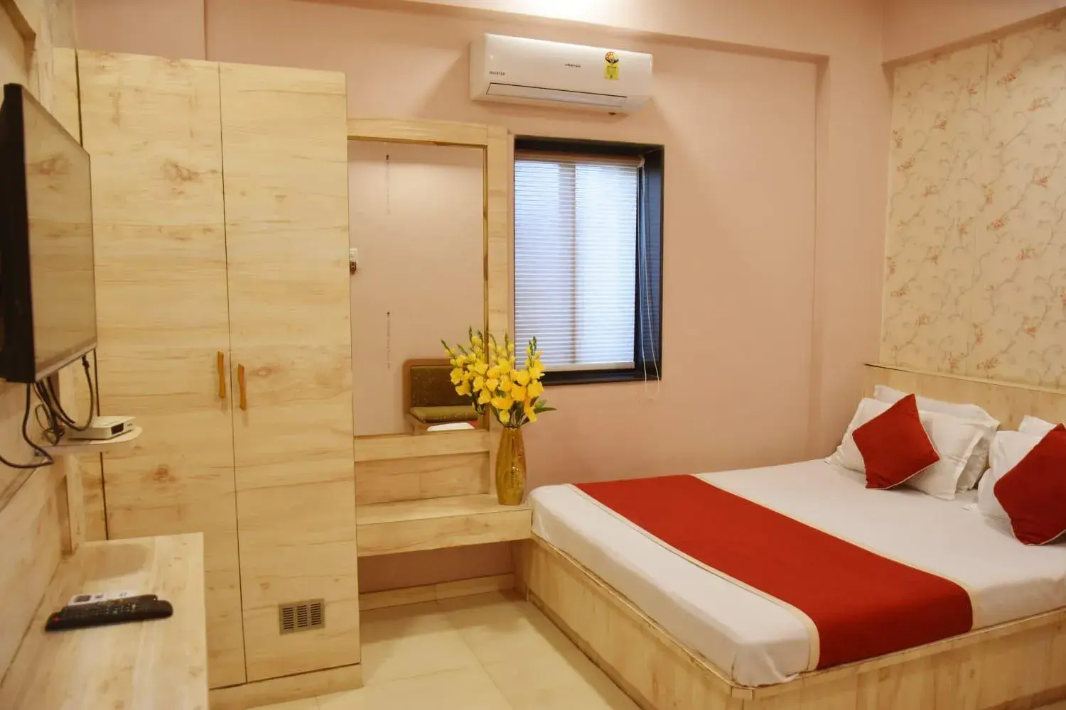 Deluxe Double Room with Balcony - single occupancy in Hotel Saideep Villas, Shirdi Deluxe Double Room with Balcony - single occupancy in Hotel Saideep Villas, Shirdi