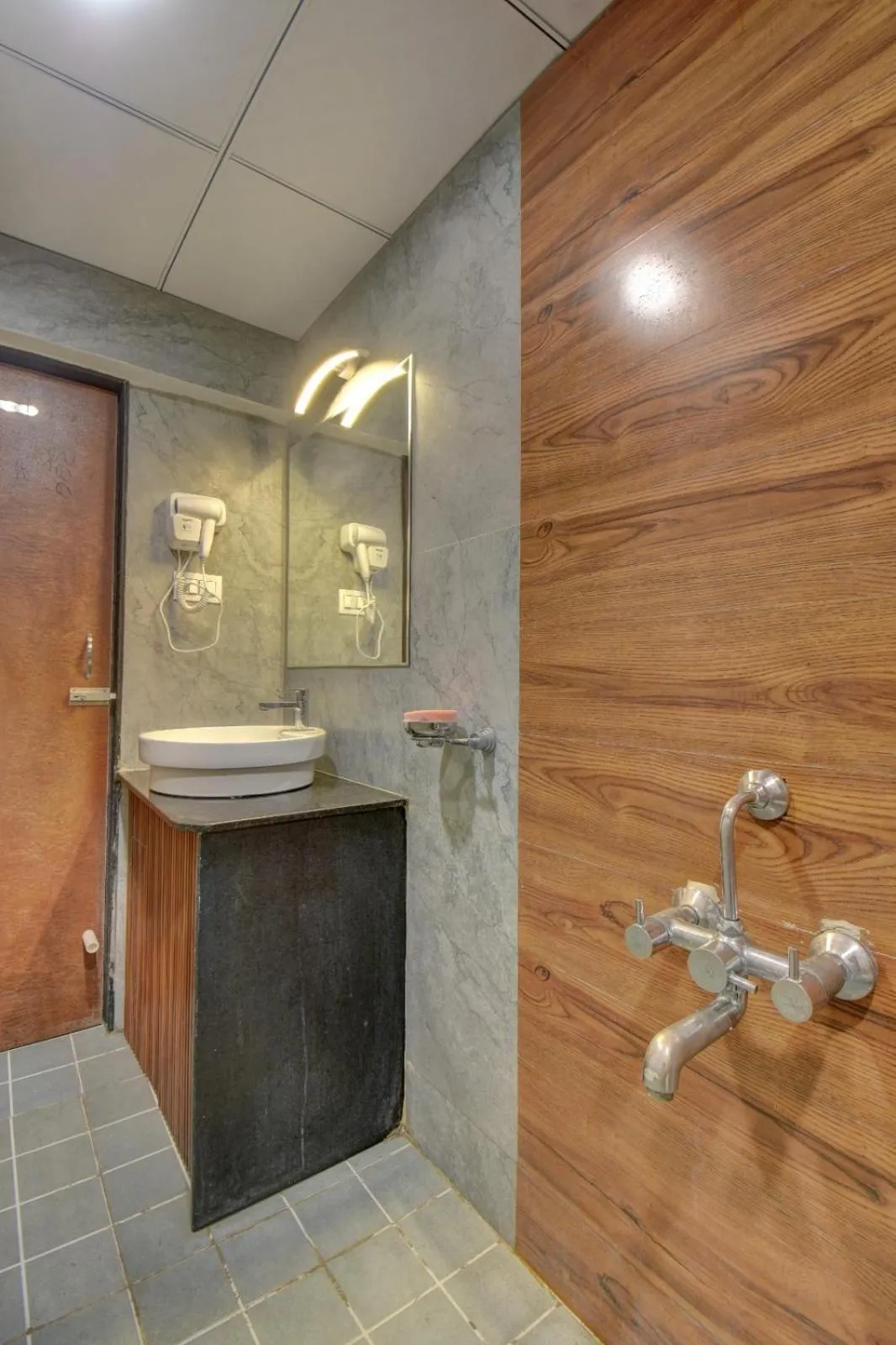 Bathroom in Hotel Saideep Villas, Shirdi