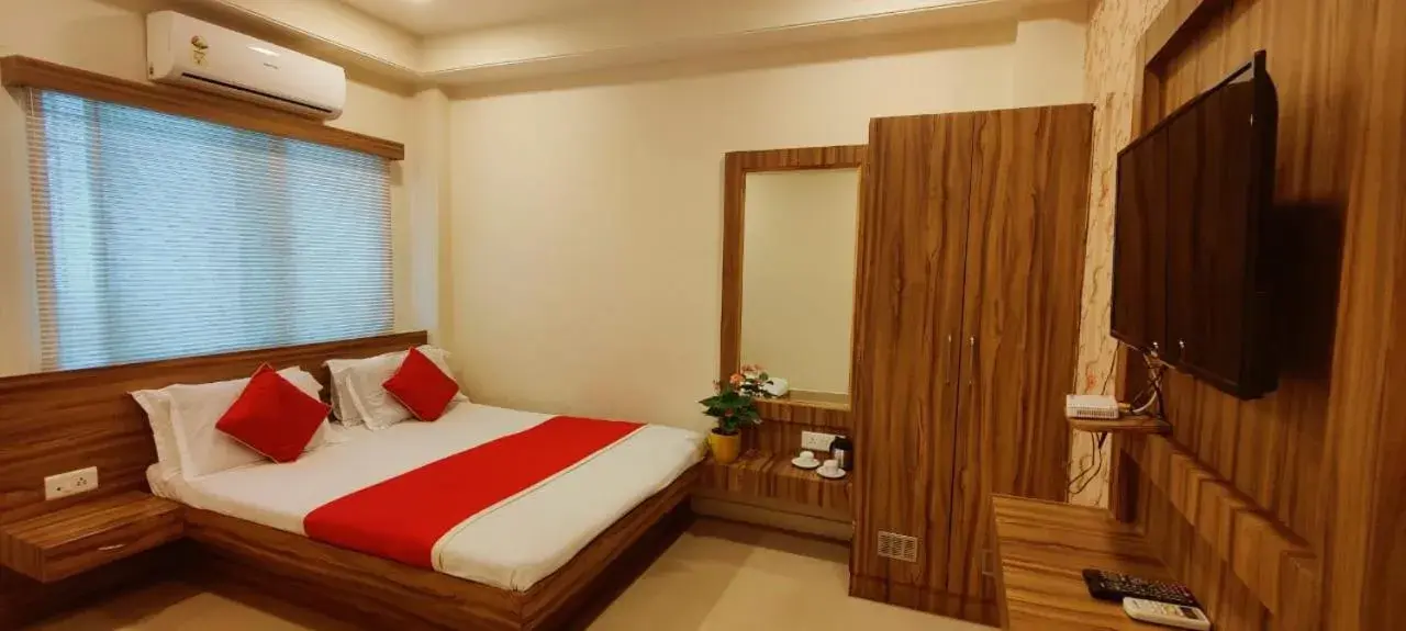 Standard Double Room with Fan in Hotel Saideep Villas, Shirdi Standard Double Room with Fan in Hotel Saideep Villas, Shirdi