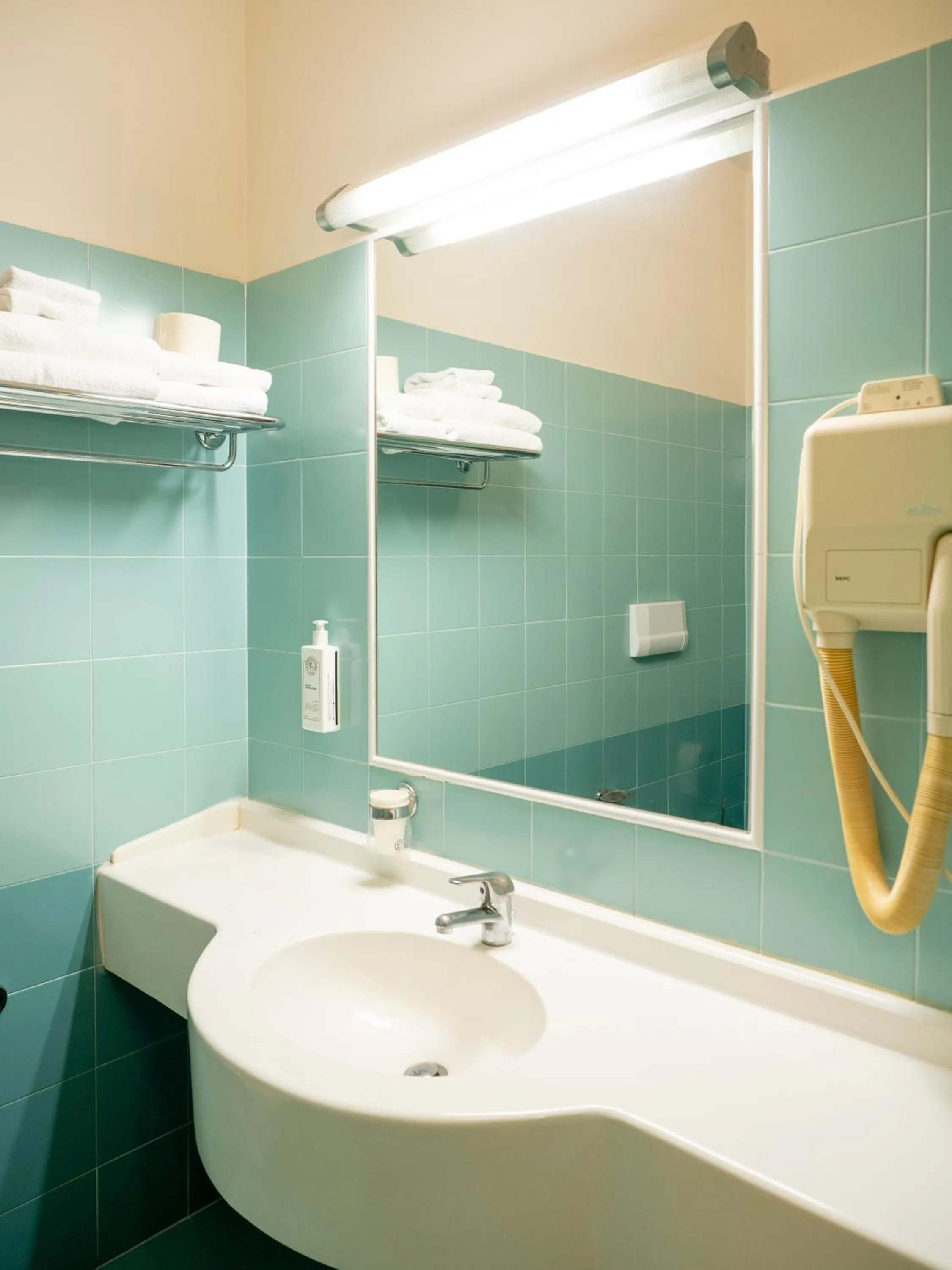Bathroom in Hotel Altamira