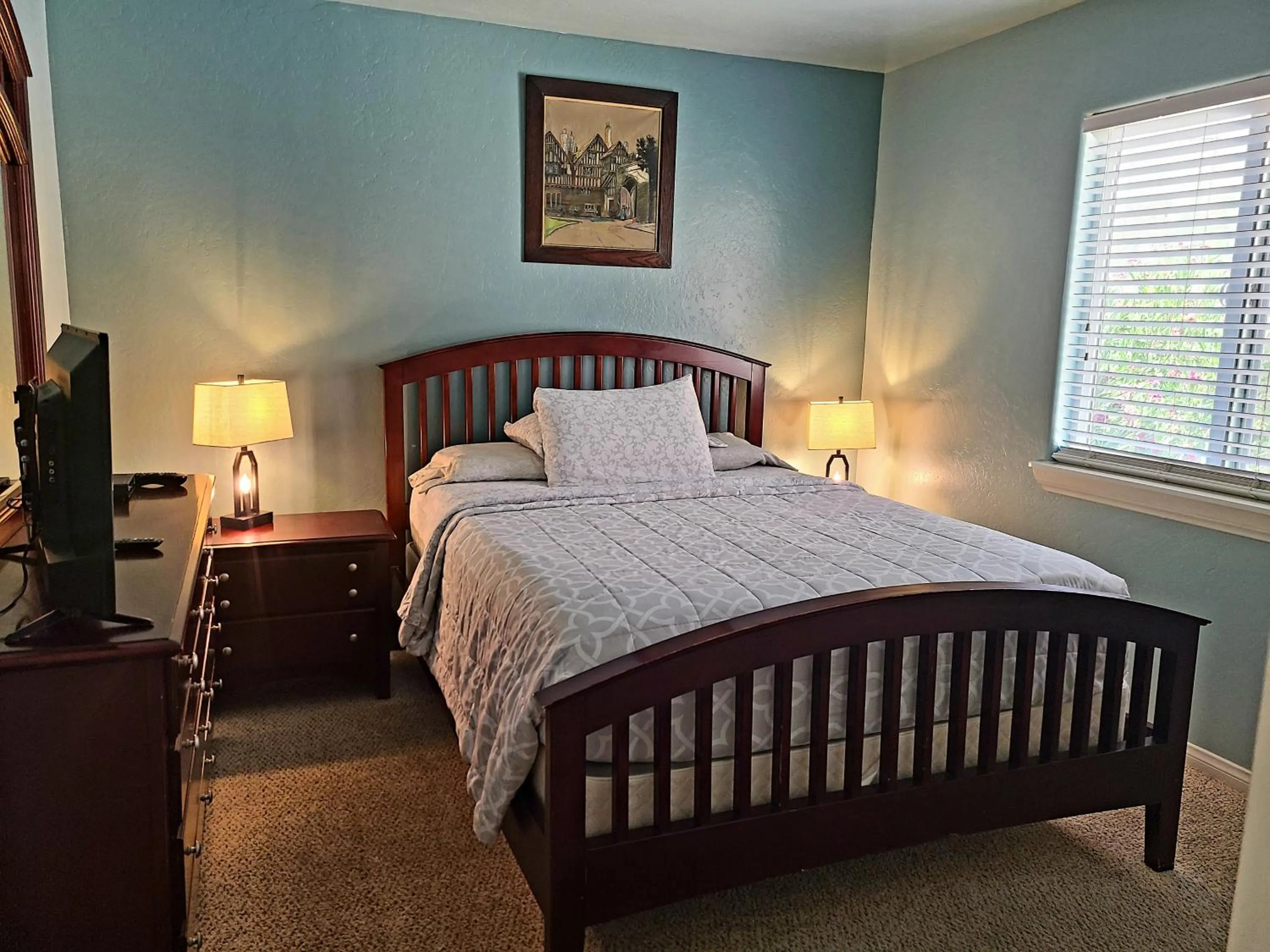 Bedroom, Bed in Sacred Mtn River Suites