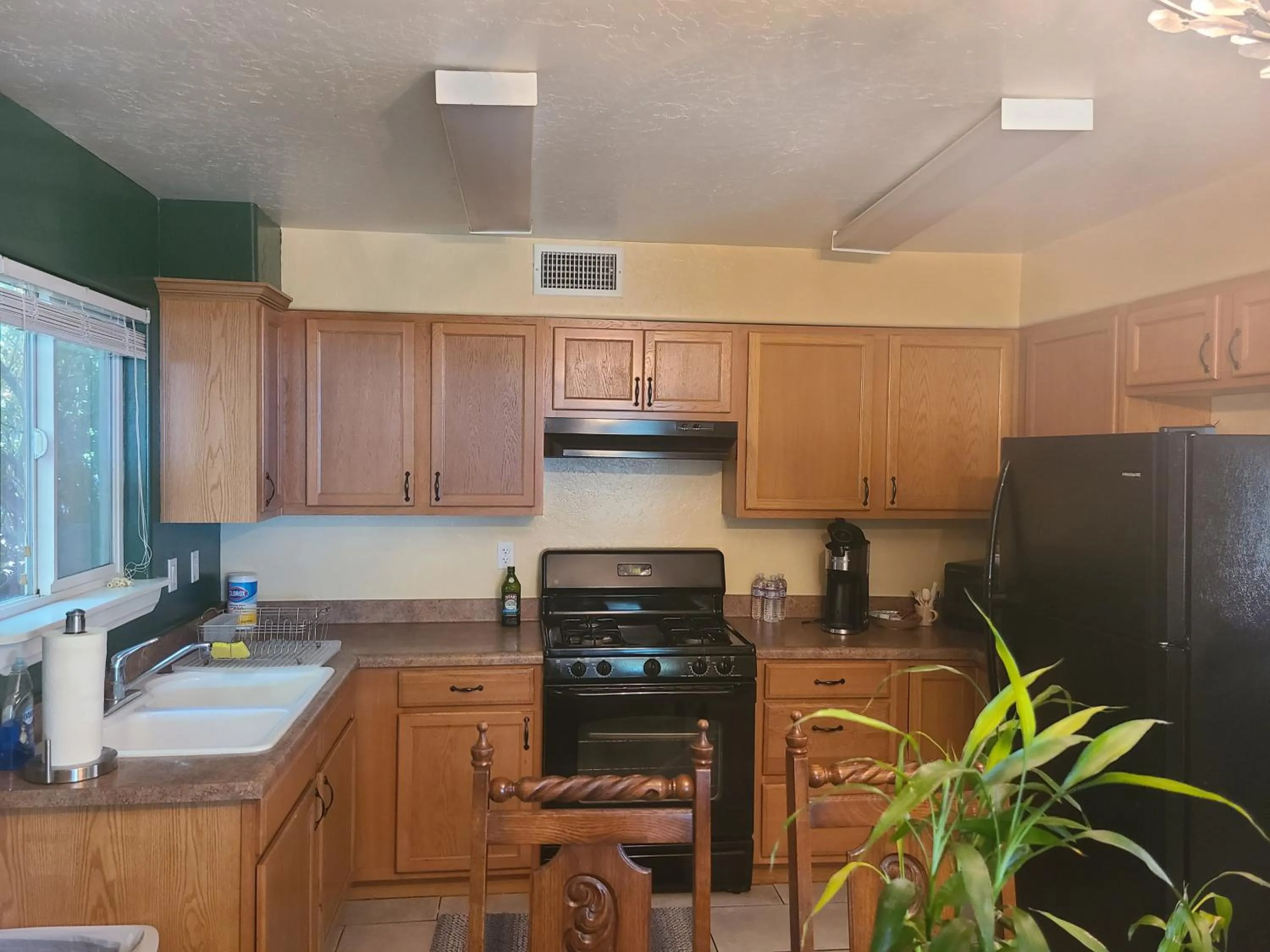 Kitchen or kitchenette in Sacred Mtn River Suites