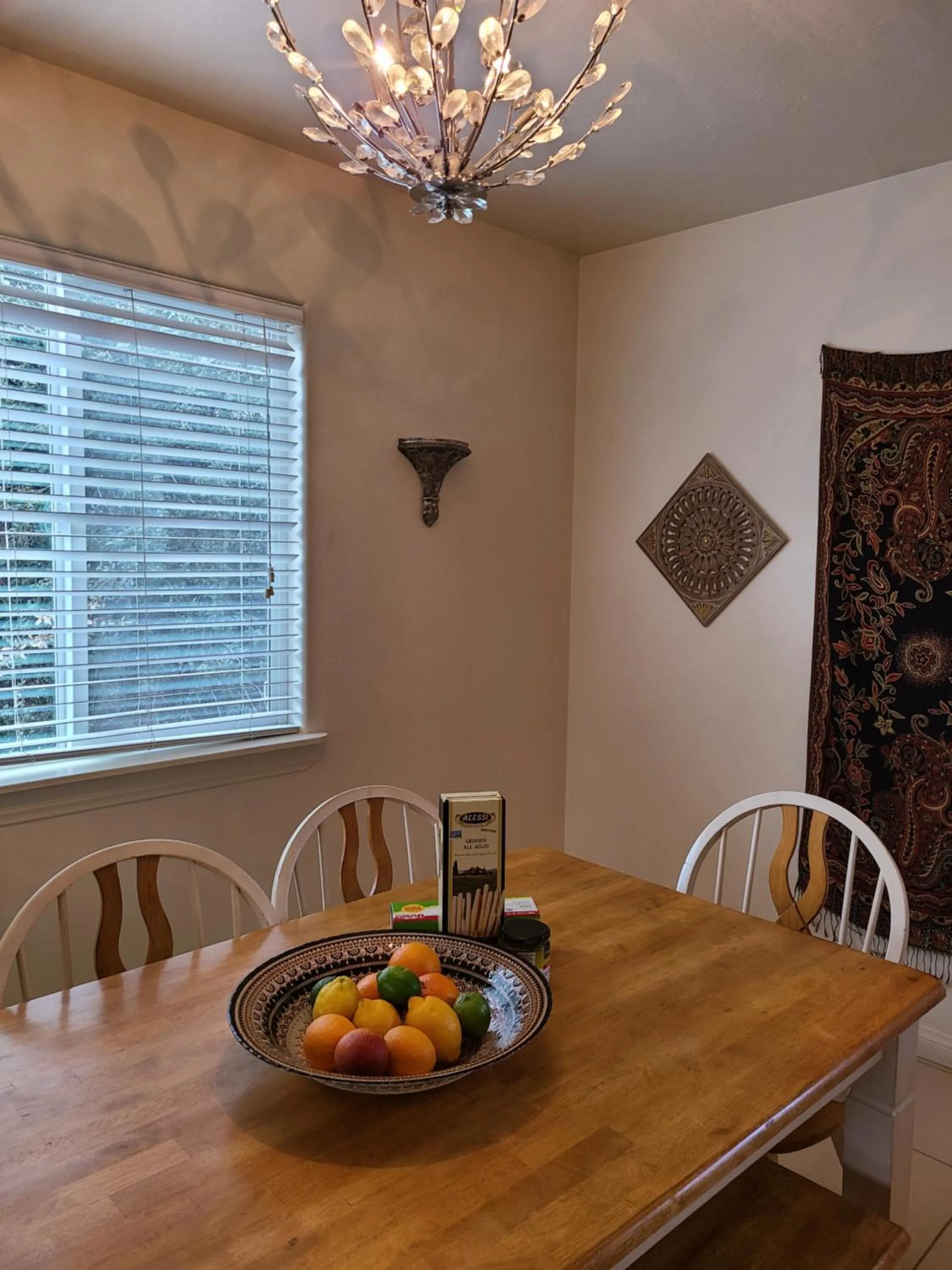 Dining area in Sacred Mtn River Suites