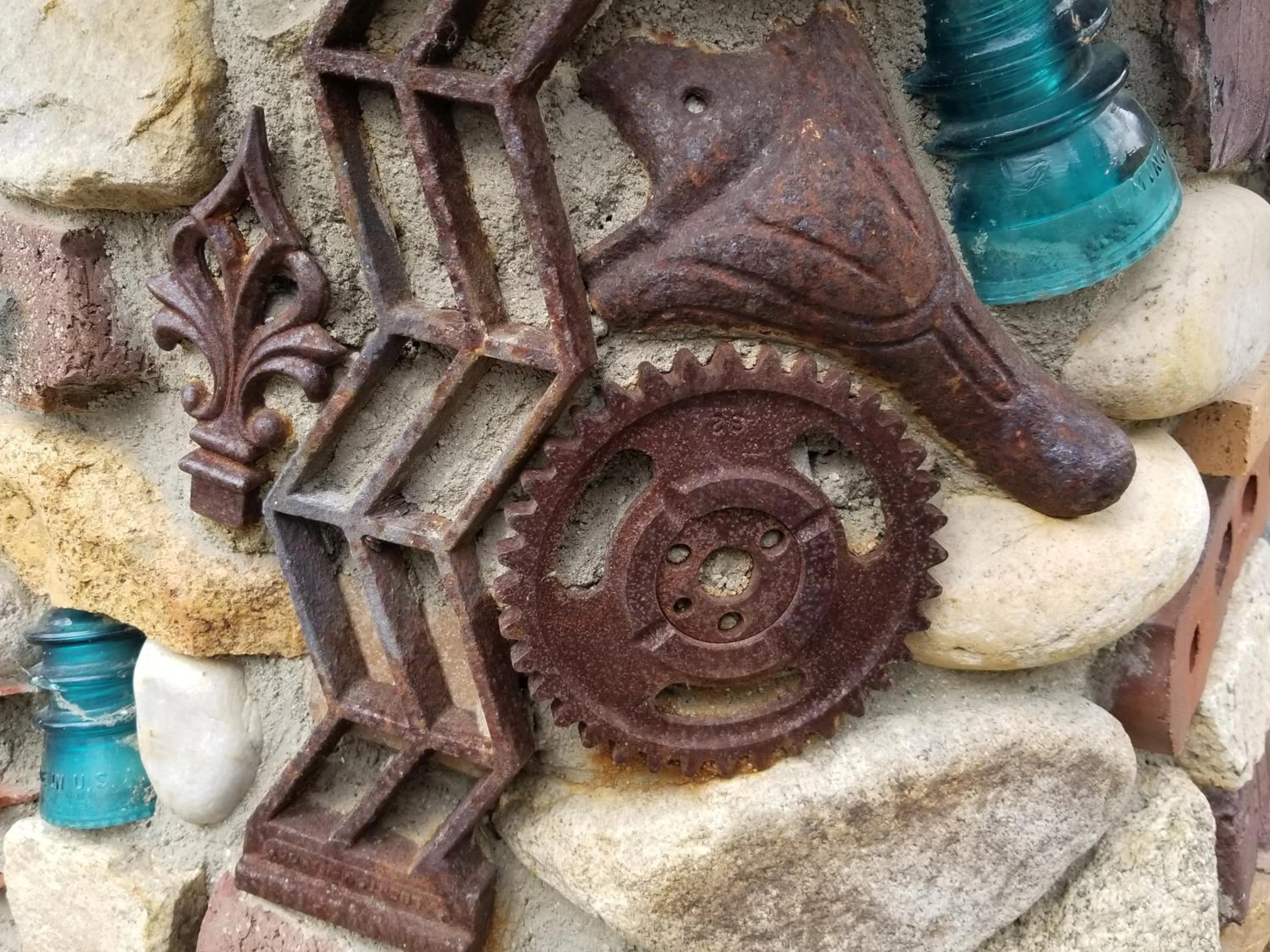 Decorative detail in Sacred Mtn River Suites