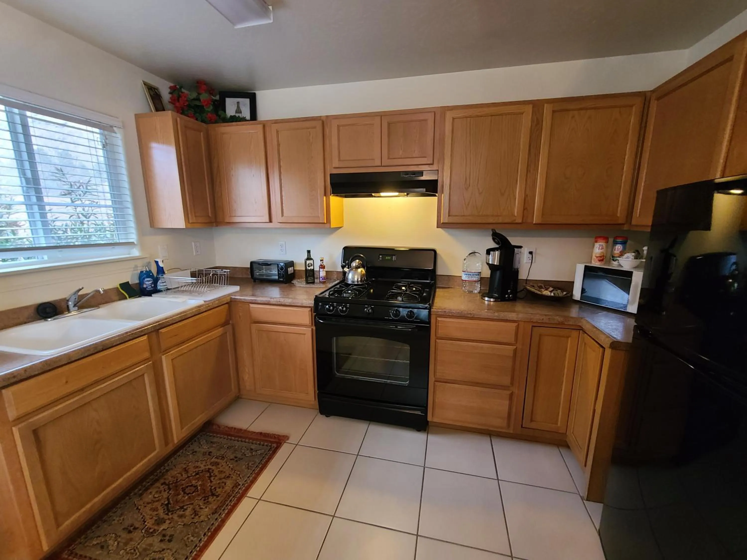 Kitchen or kitchenette in Sacred Mtn River Suites