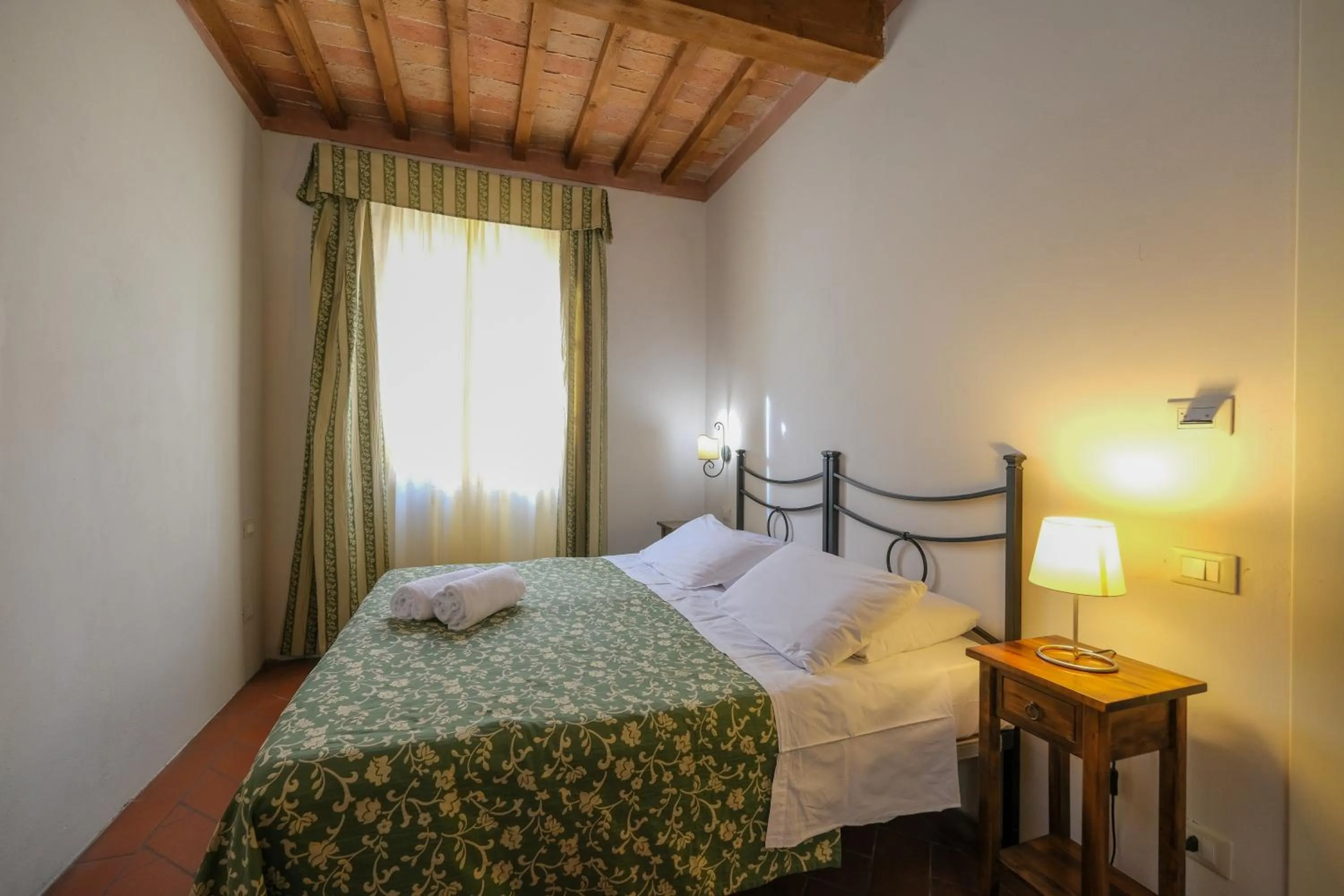 Bedroom, Bed in San Tommaso