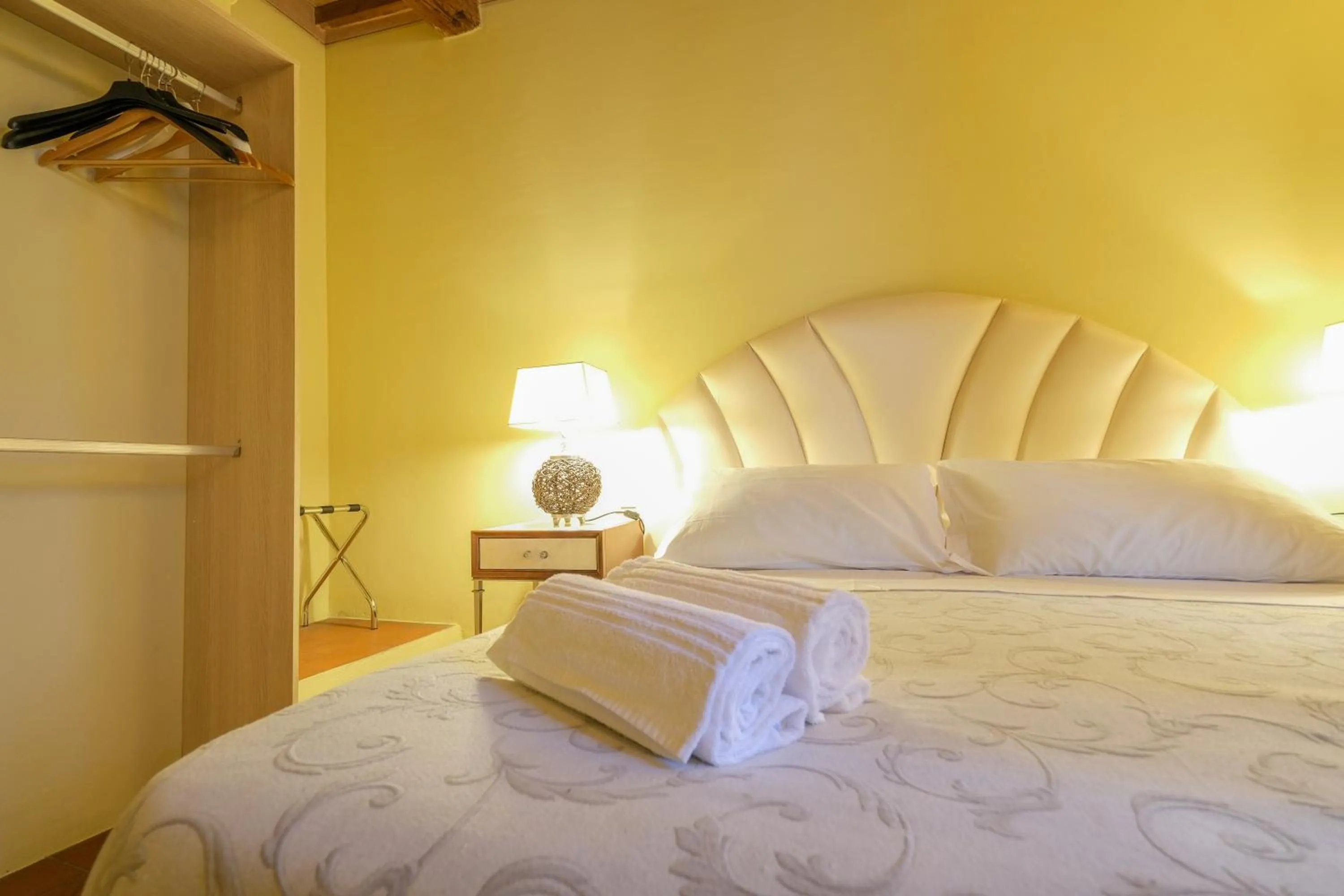 Bedroom, Bed in San Tommaso