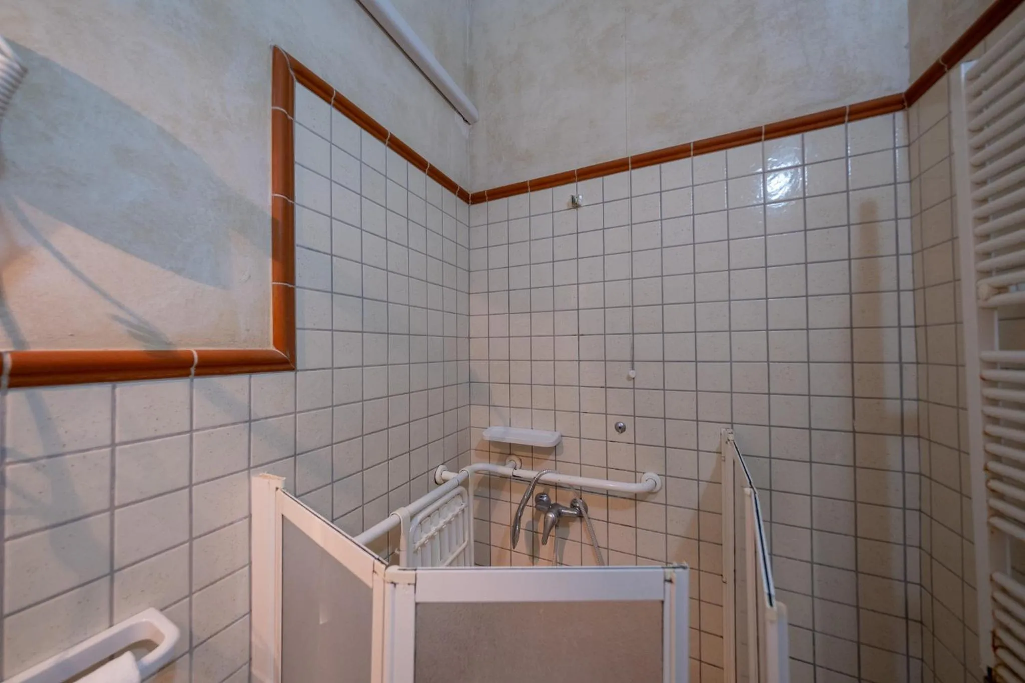 Shower in San Tommaso