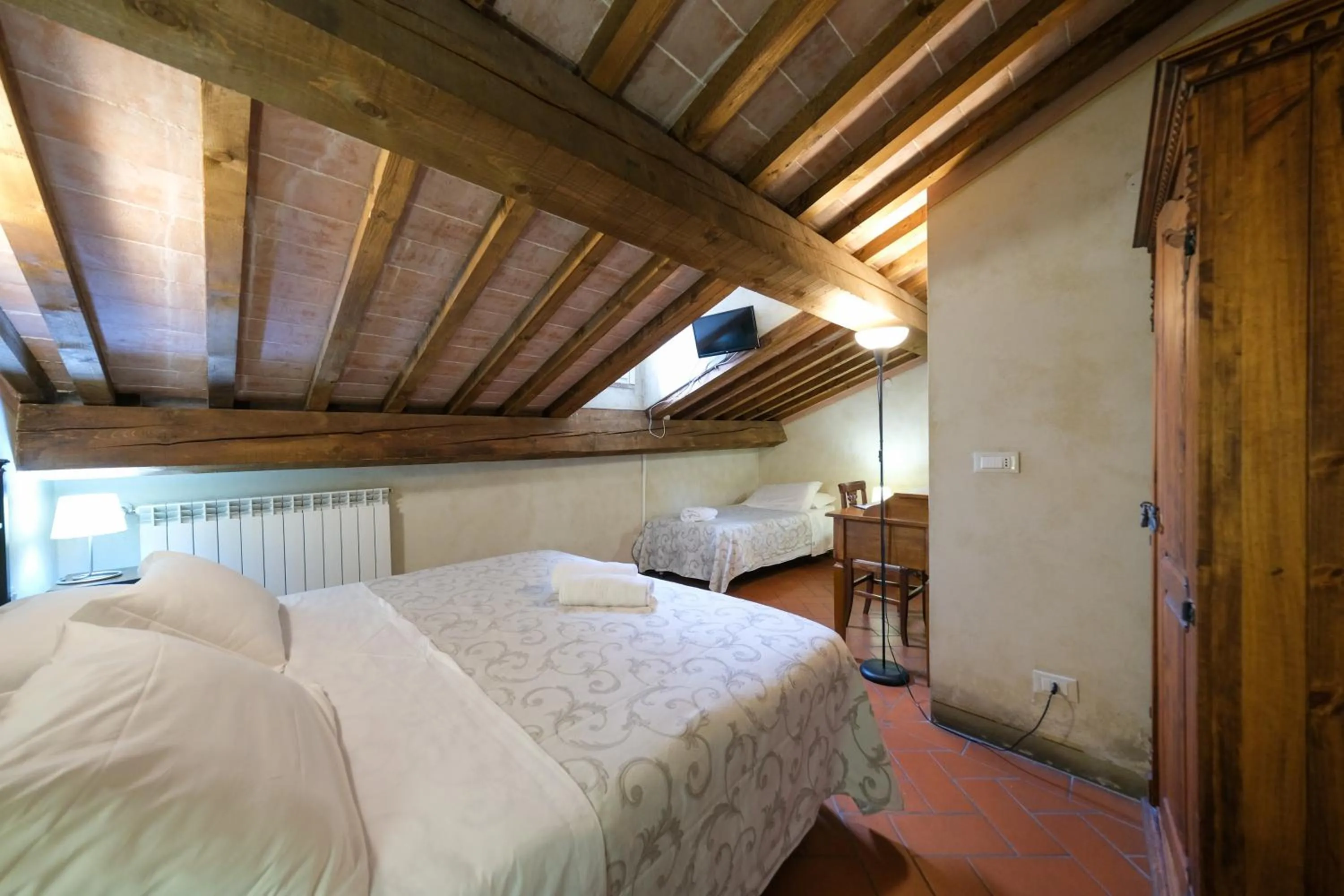 Bedroom, Bed in San Tommaso
