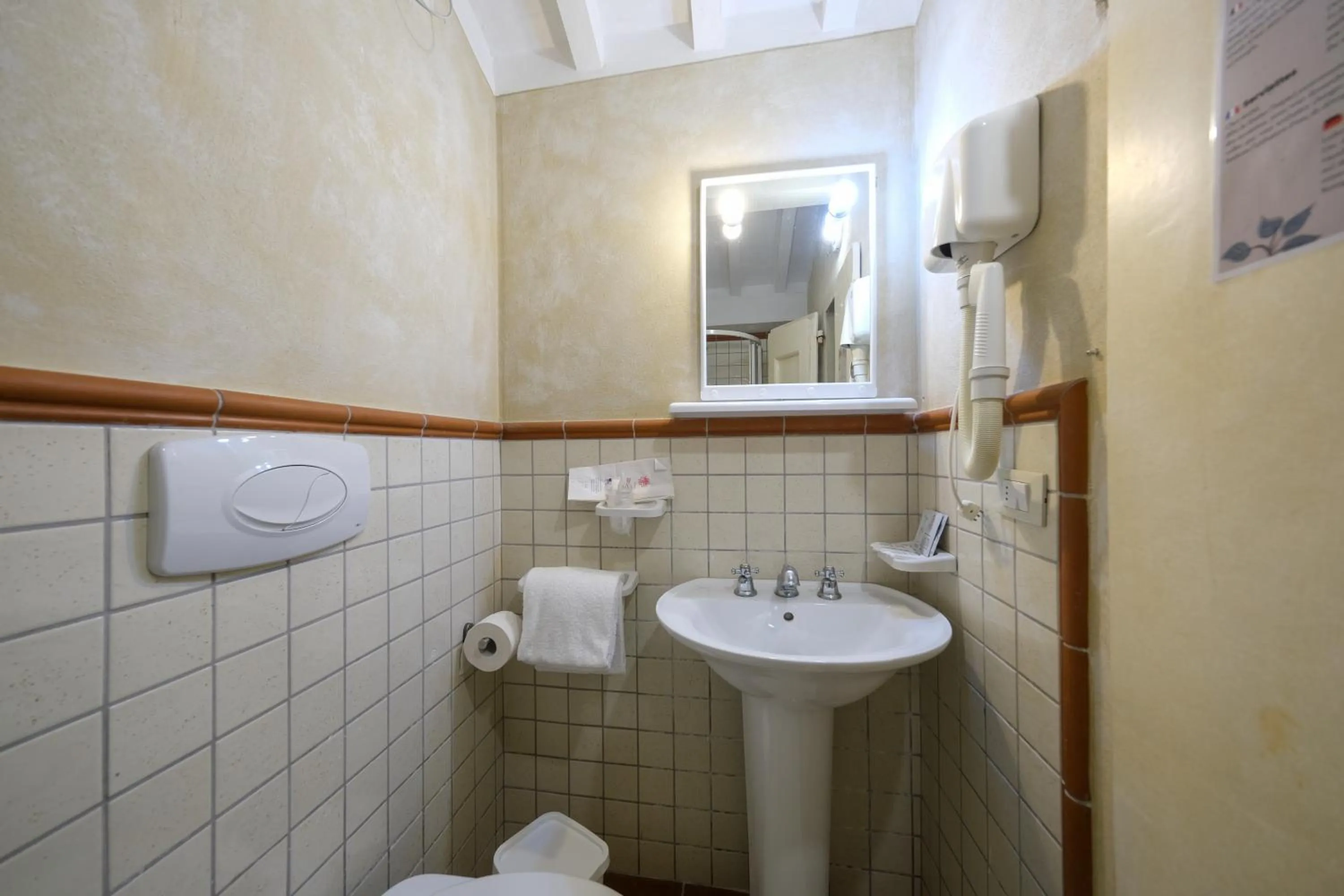 Bathroom in San Tommaso