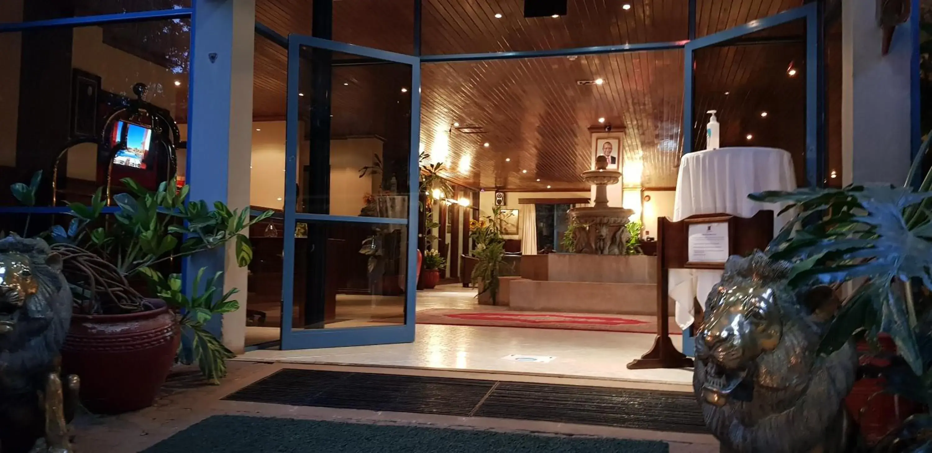 Facade/entrance in La Mada Hotel Facade/entrance in La Mada Hotel