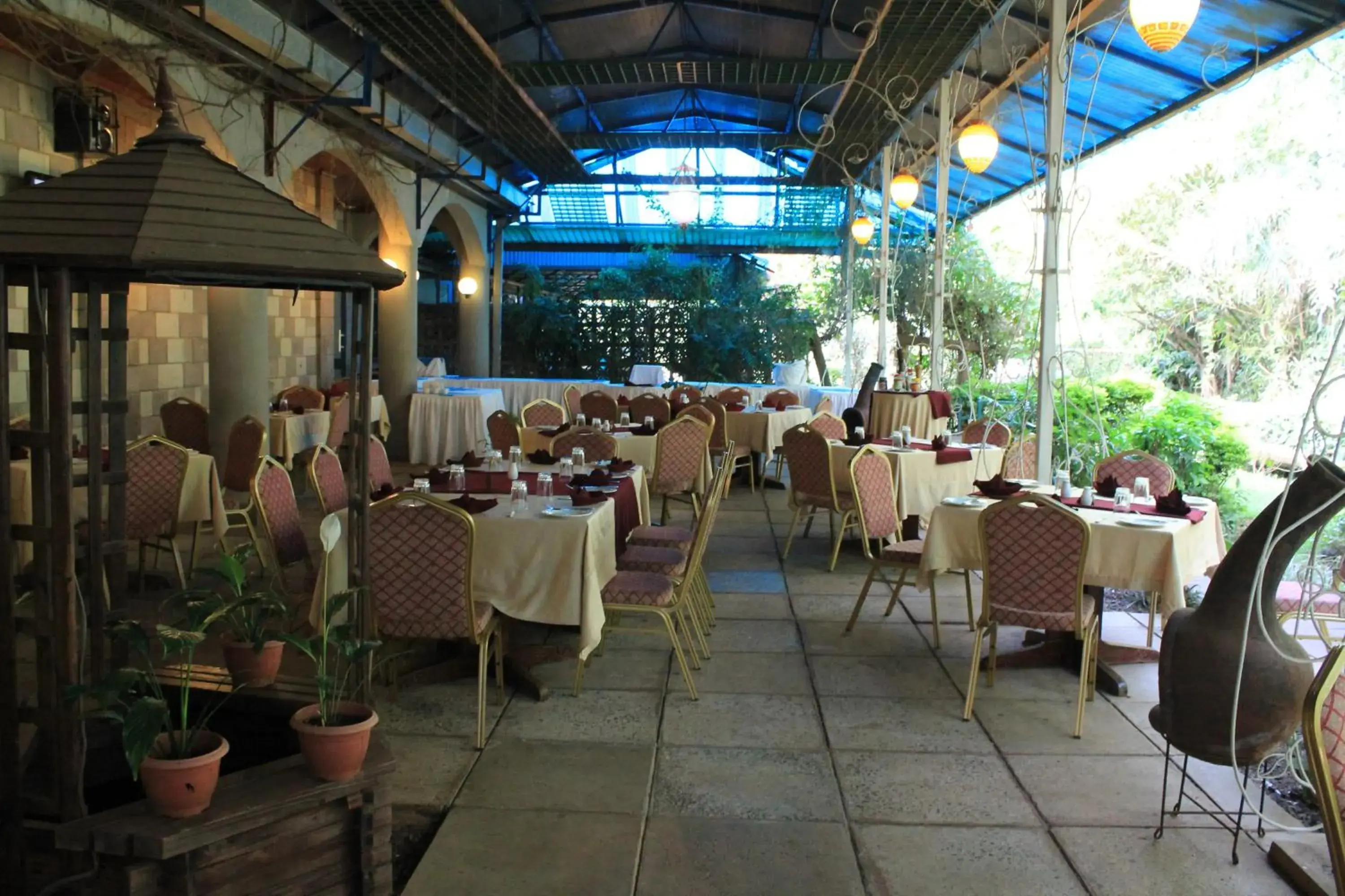 Restaurant/places to eat in La Mada Hotel Restaurant/places to eat in La Mada Hotel