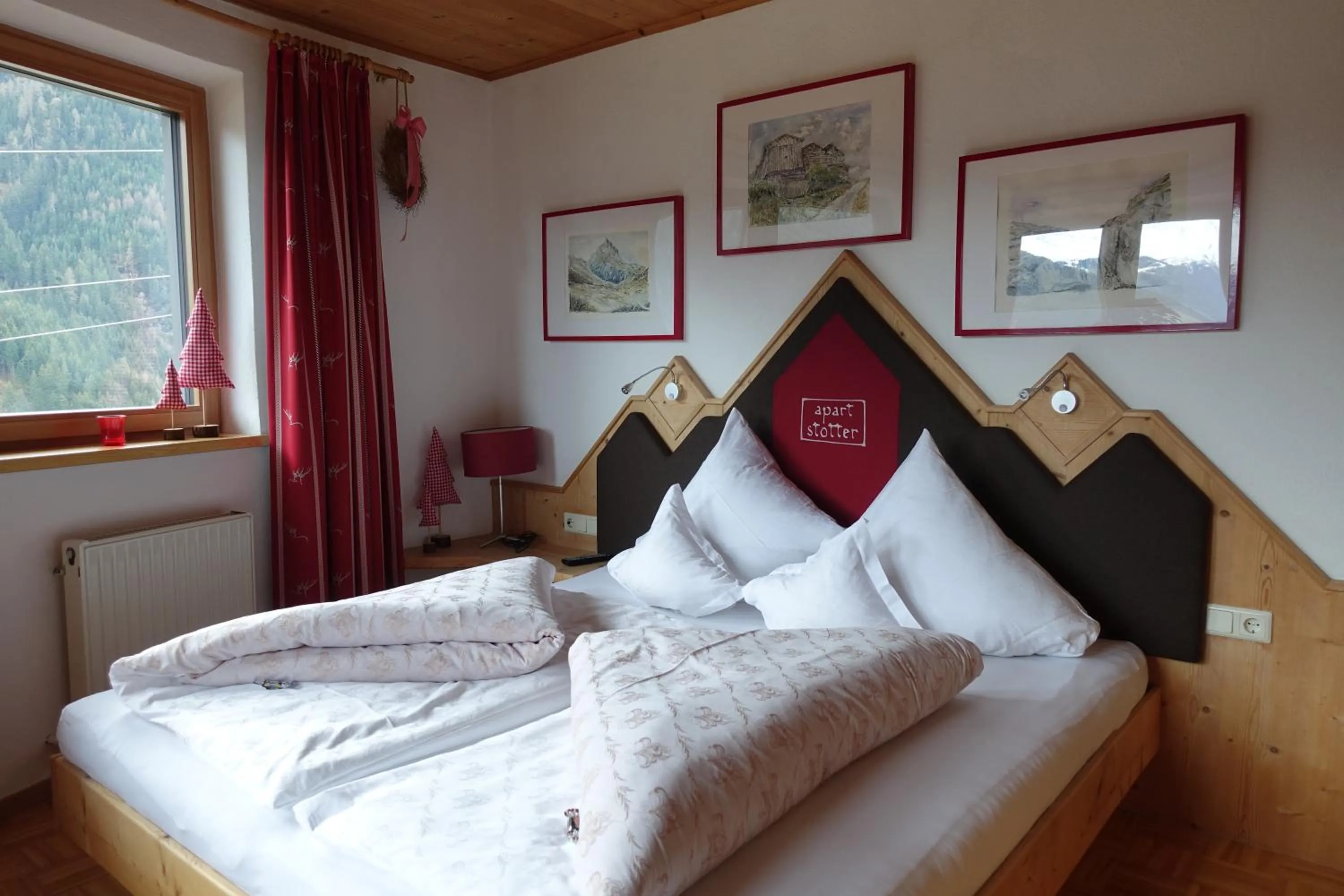 Photo of the whole room, Bed in Apart Stotter
