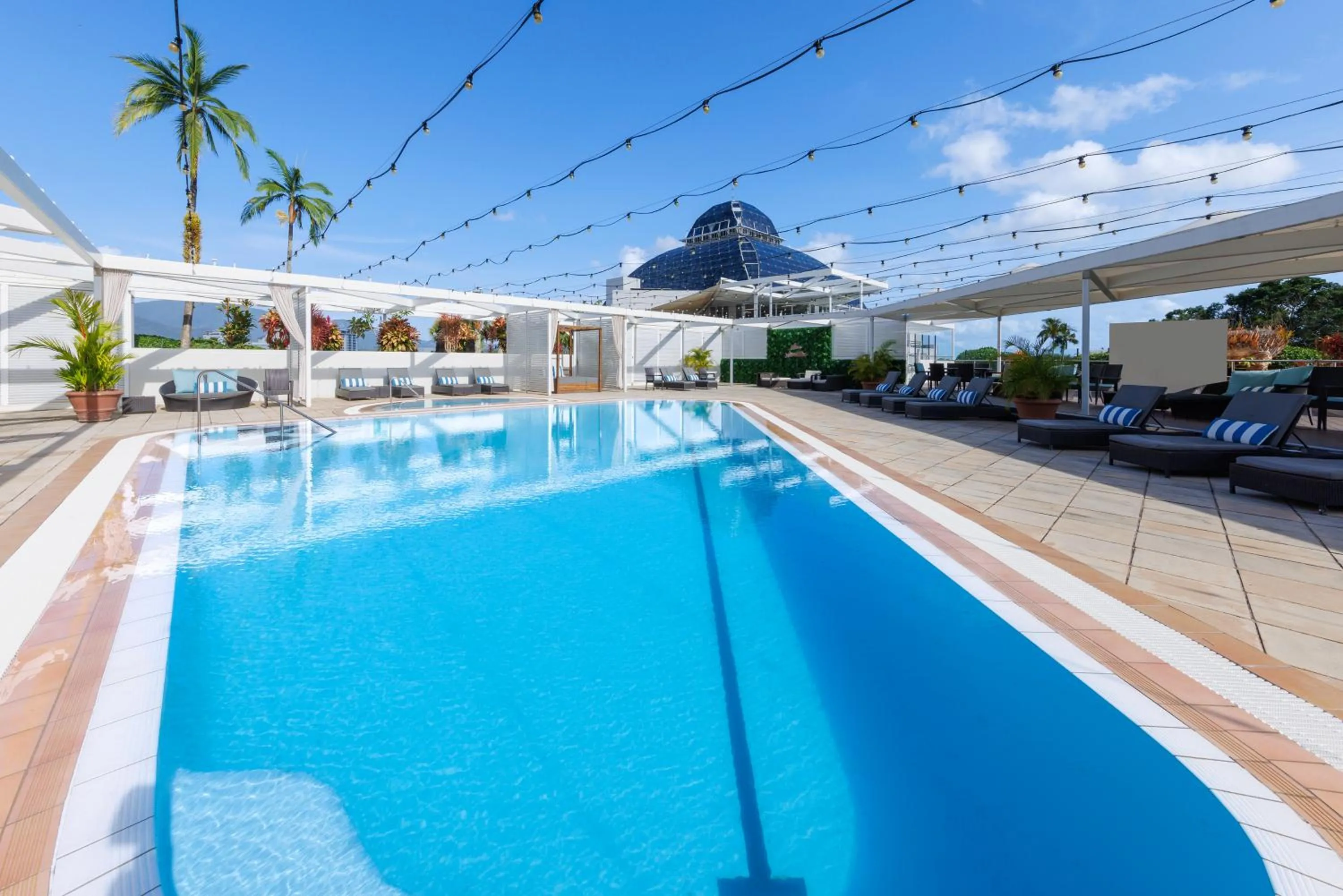 Swimming pool in Pullman Reef Hotel Casino