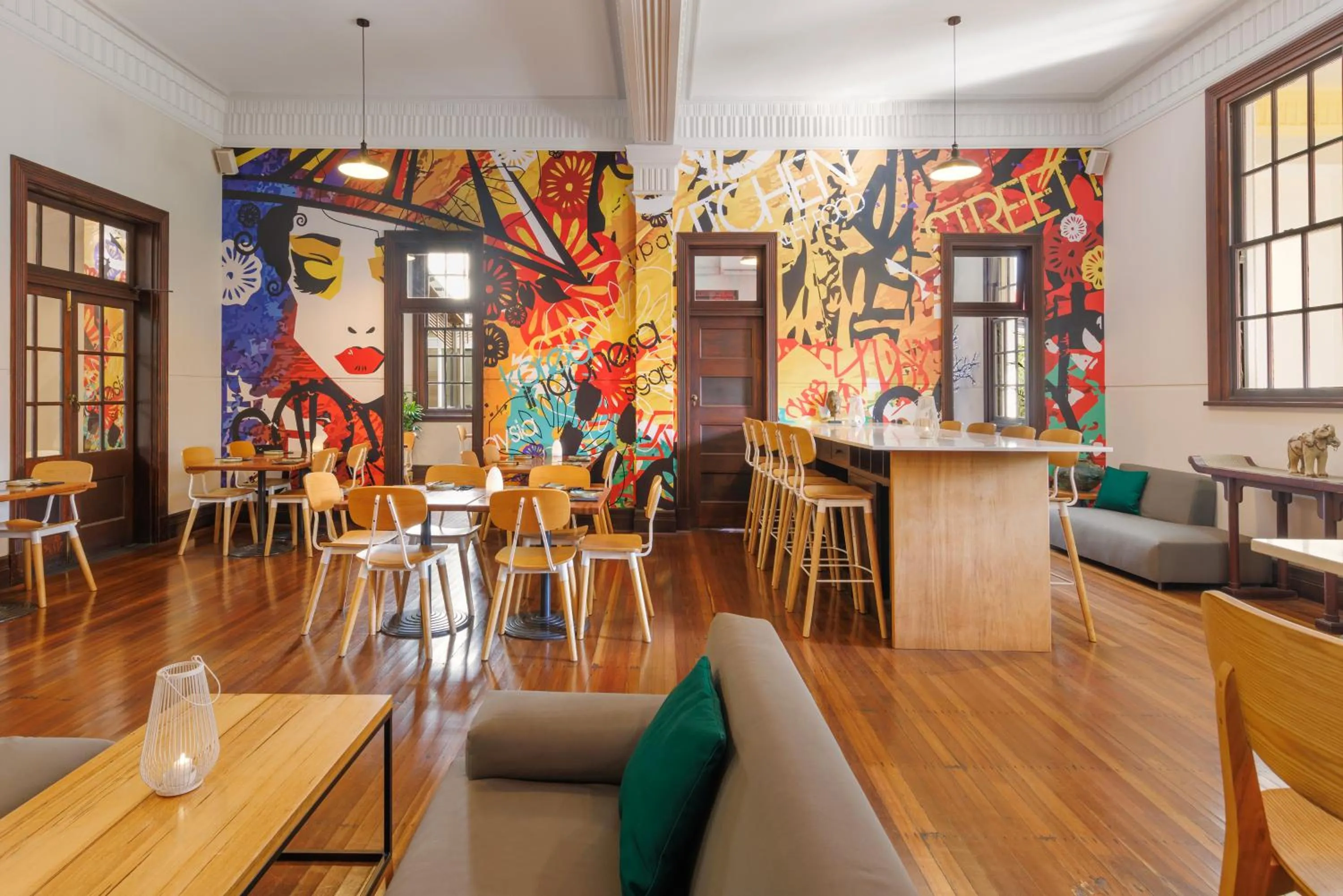 Restaurant/places to eat in Pullman Reef Hotel Casino