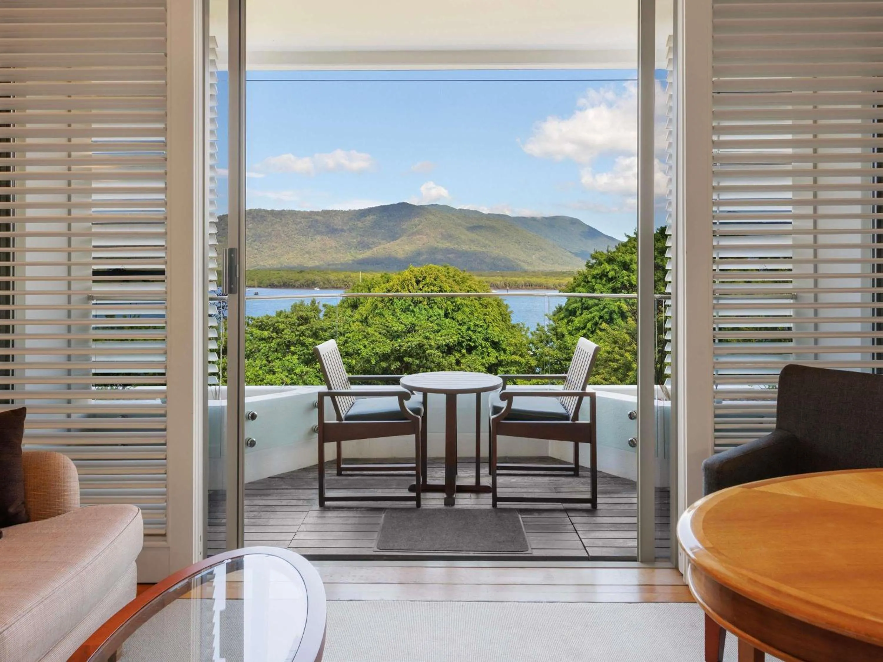 Bedroom in Pullman Reef Hotel Casino