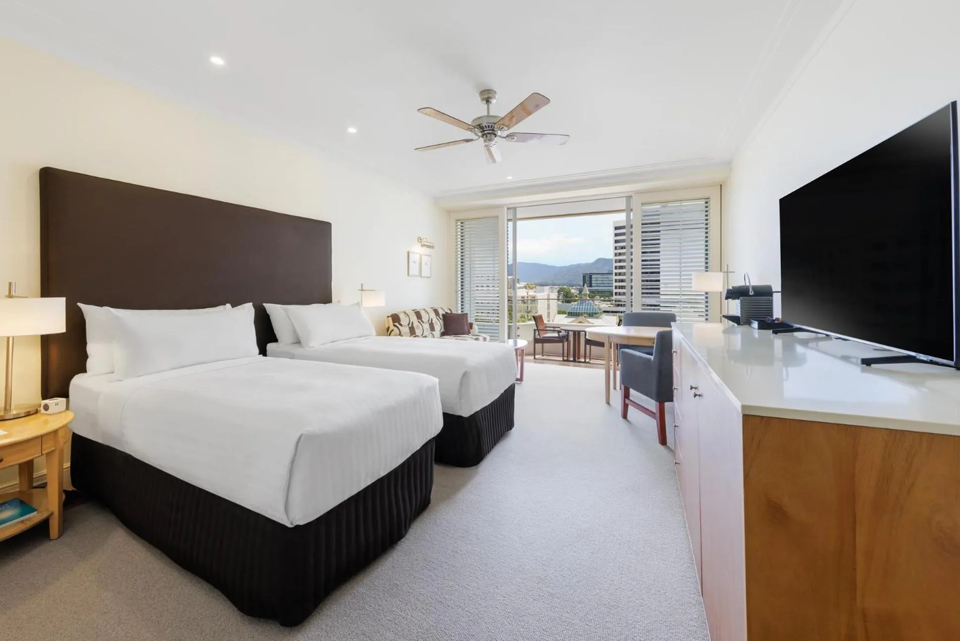 View (from property/room), Bed in Pullman Reef Hotel Casino