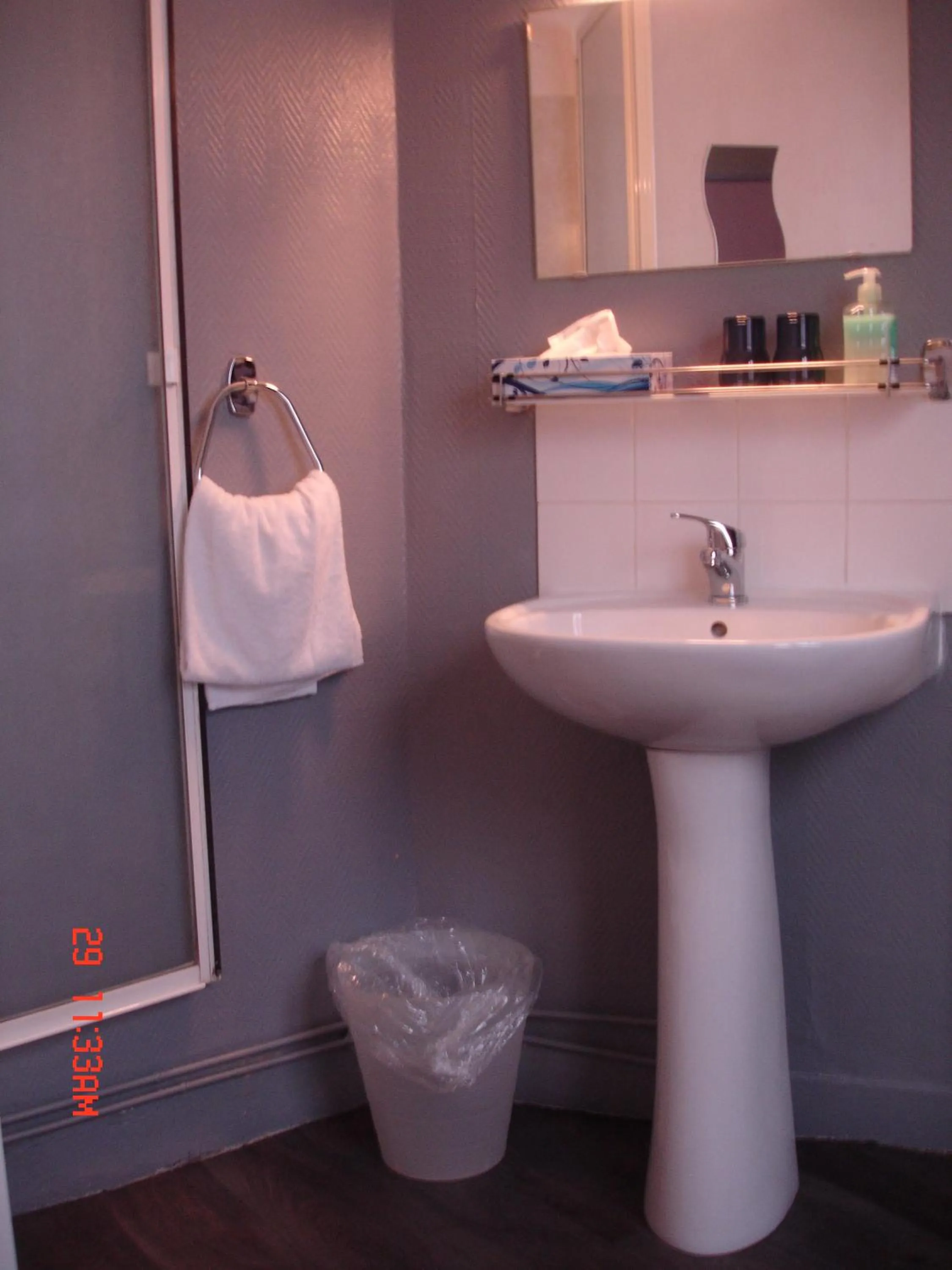 Bathroom in Hôtel de La Marmotte