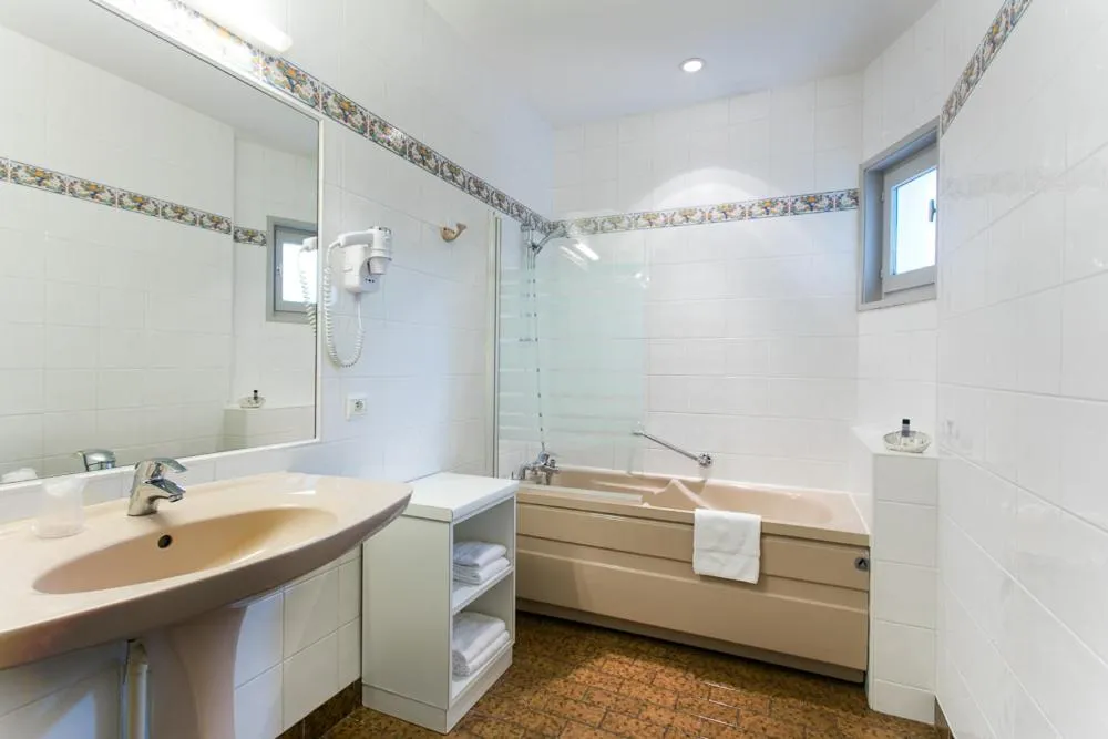 Le Charollais Motel Contact-Hôtel