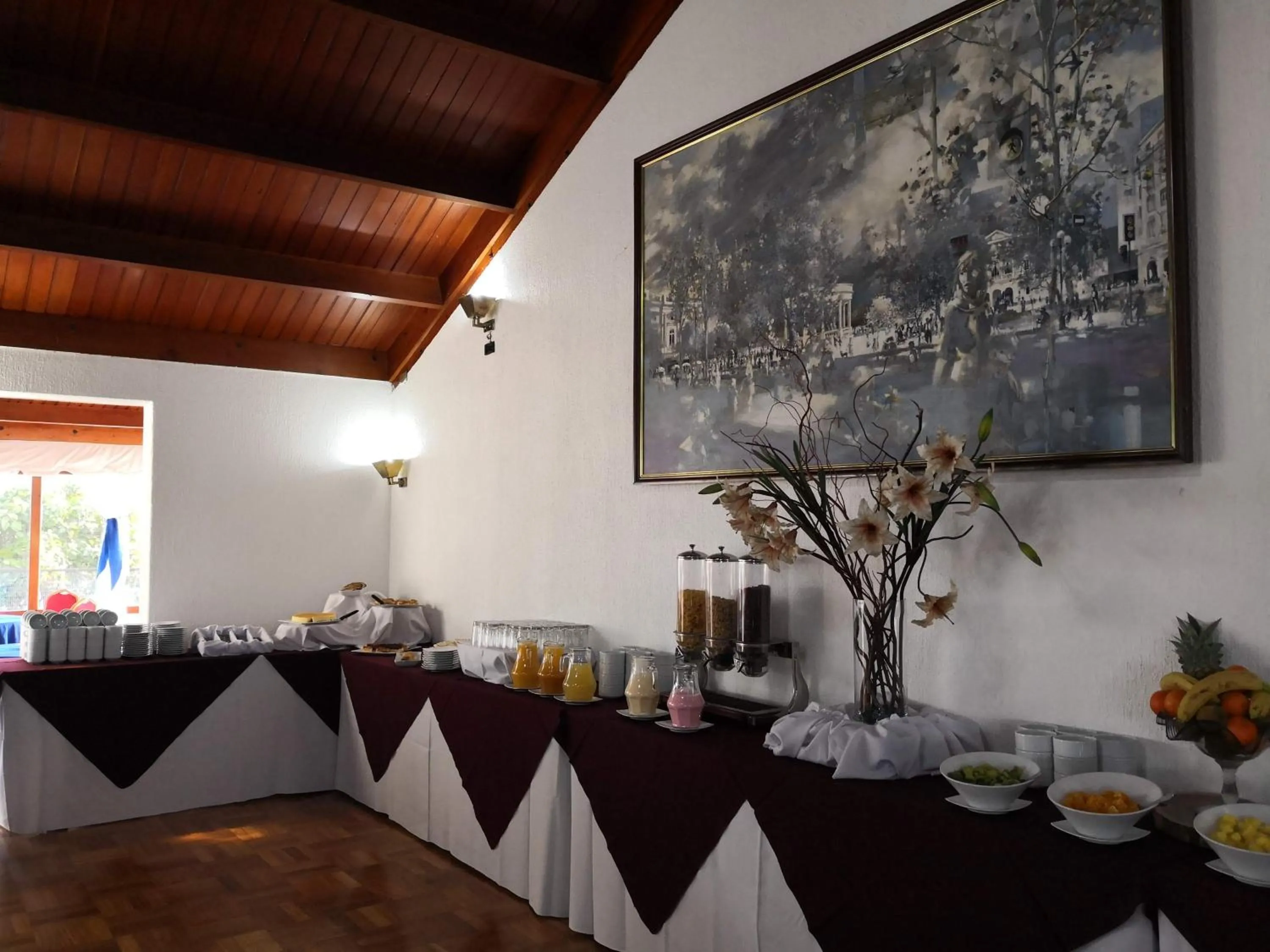 Breakfast in Hotel La Serena Plaza