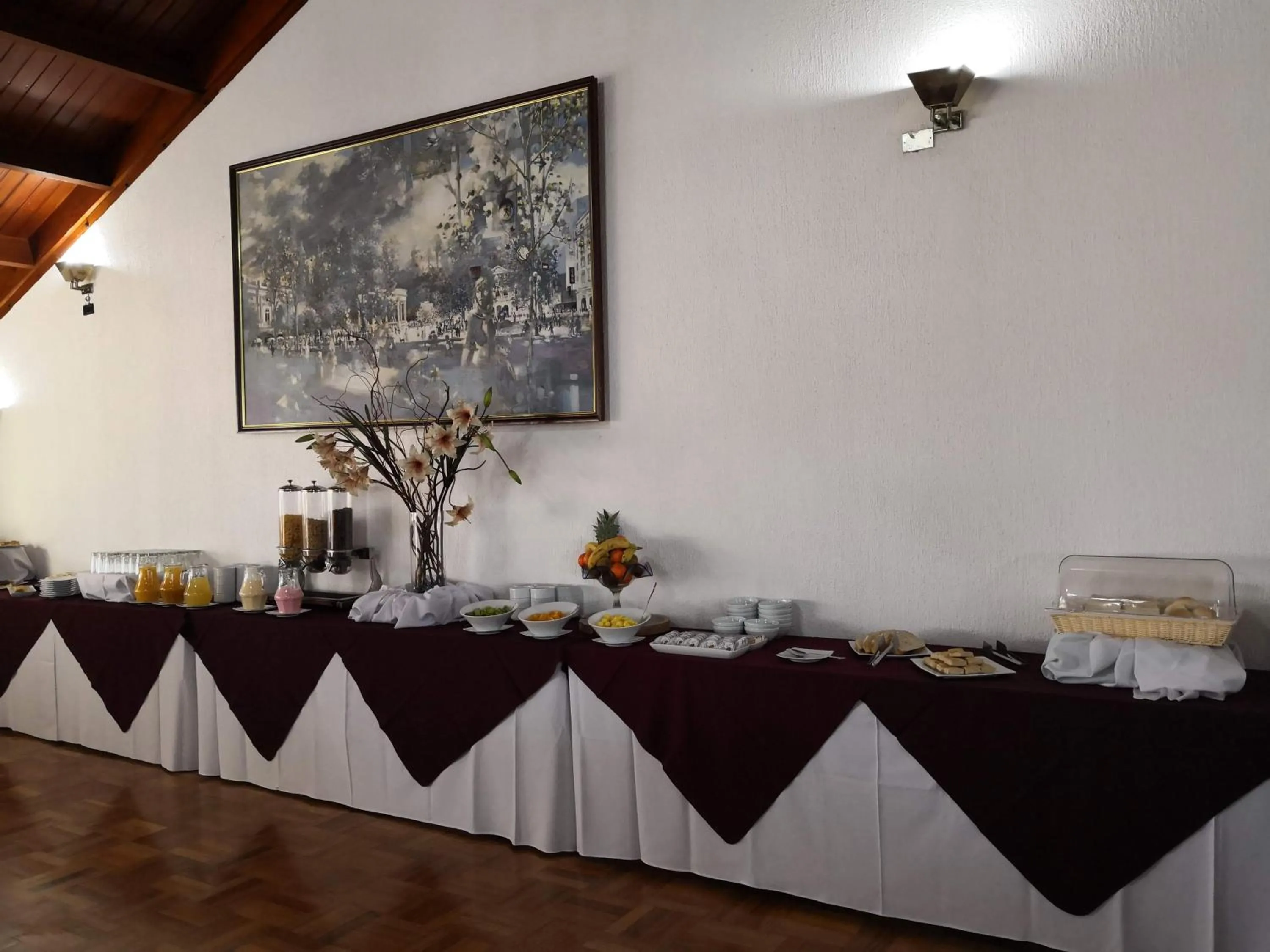 Breakfast in Hotel La Serena Plaza