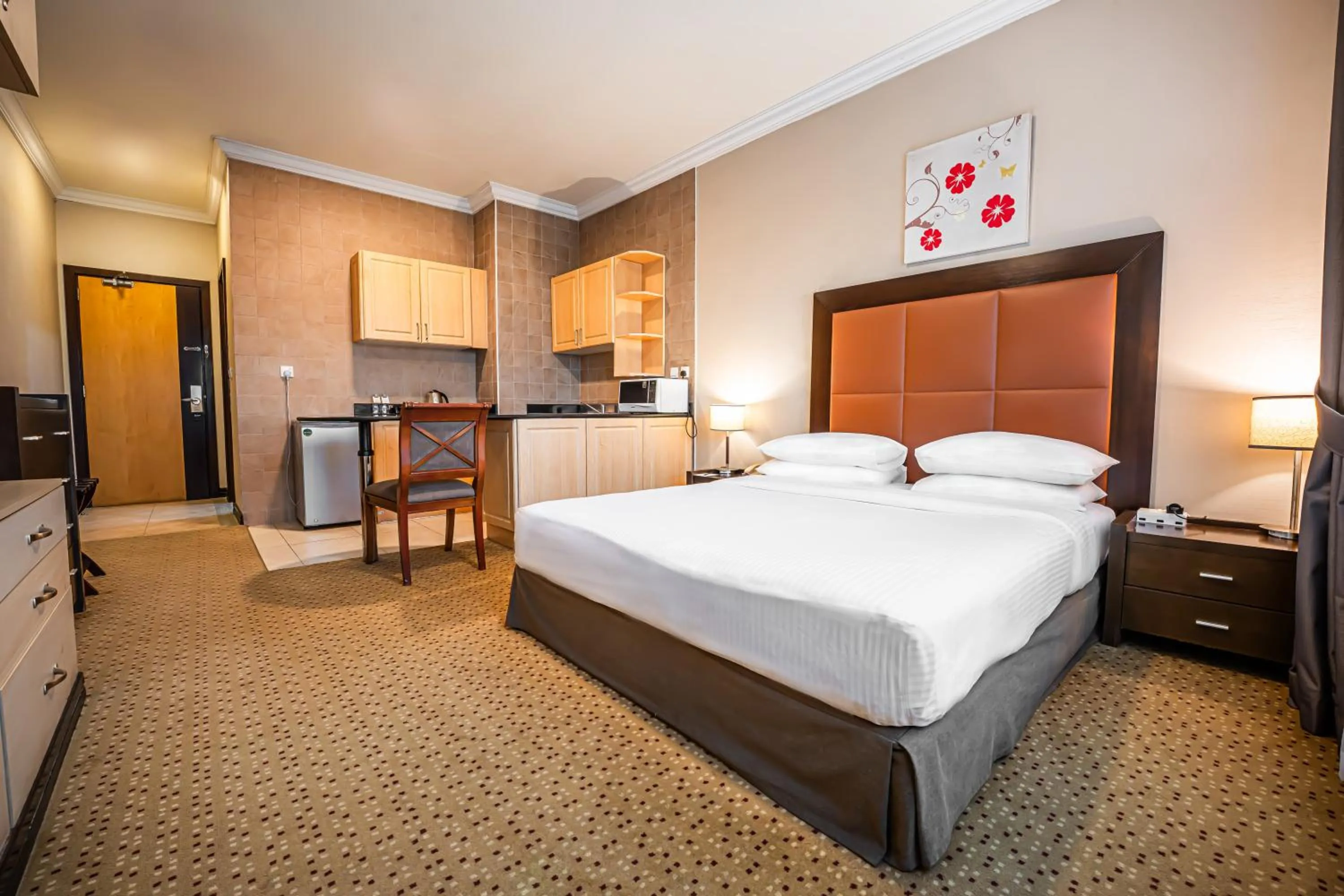 Bedroom, Bed in Kingsgate Hotel Doha by Millennium Hotels