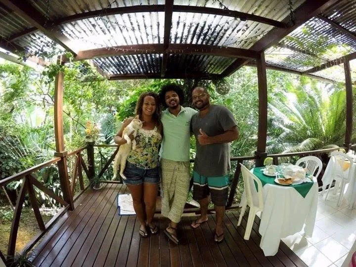 Restaurant/places to eat in Pousada Luzena