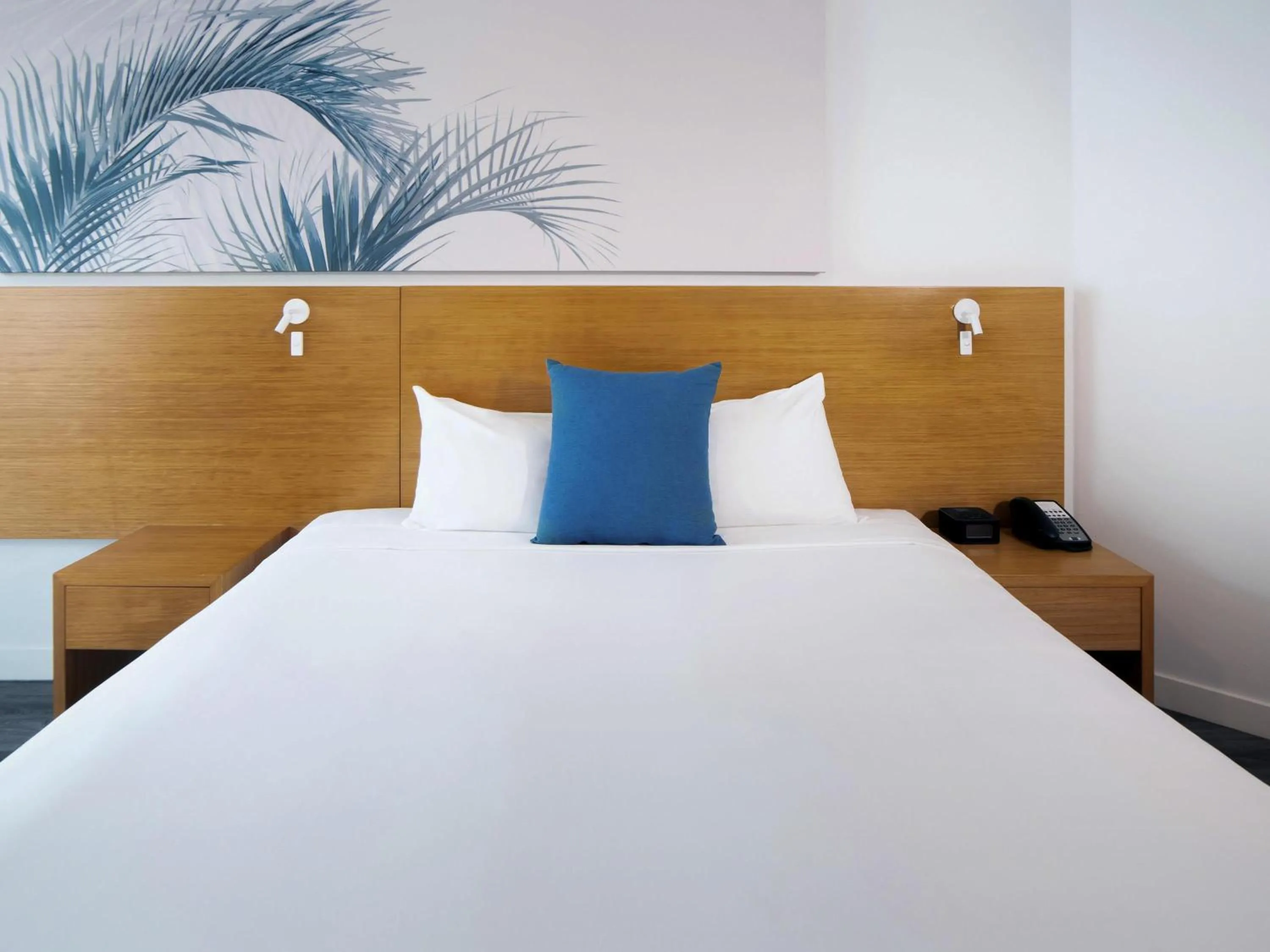 Standard King Room in Novotel Cairns Oasis Resort