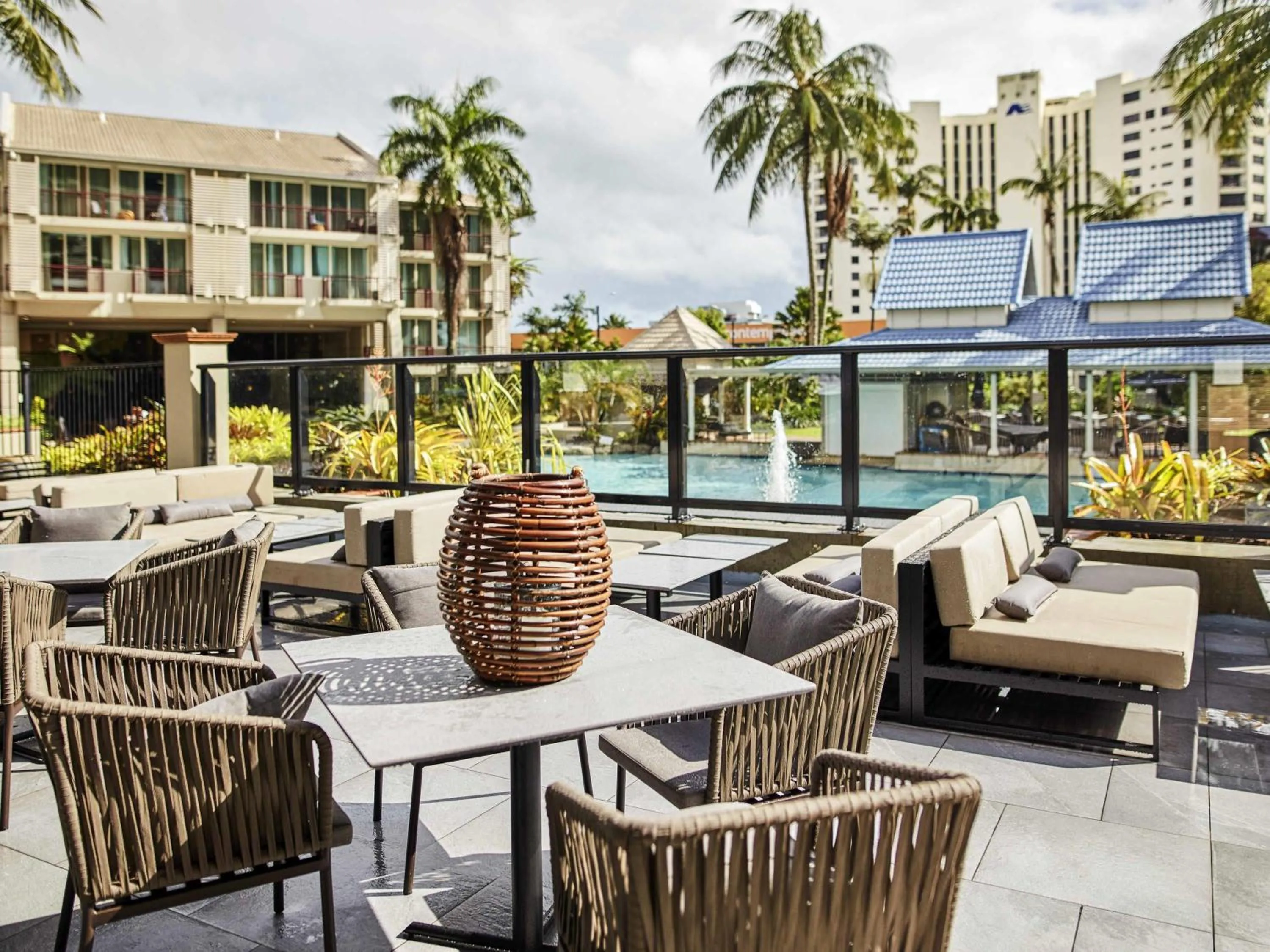 Restaurant/places to eat in Novotel Cairns Oasis Resort