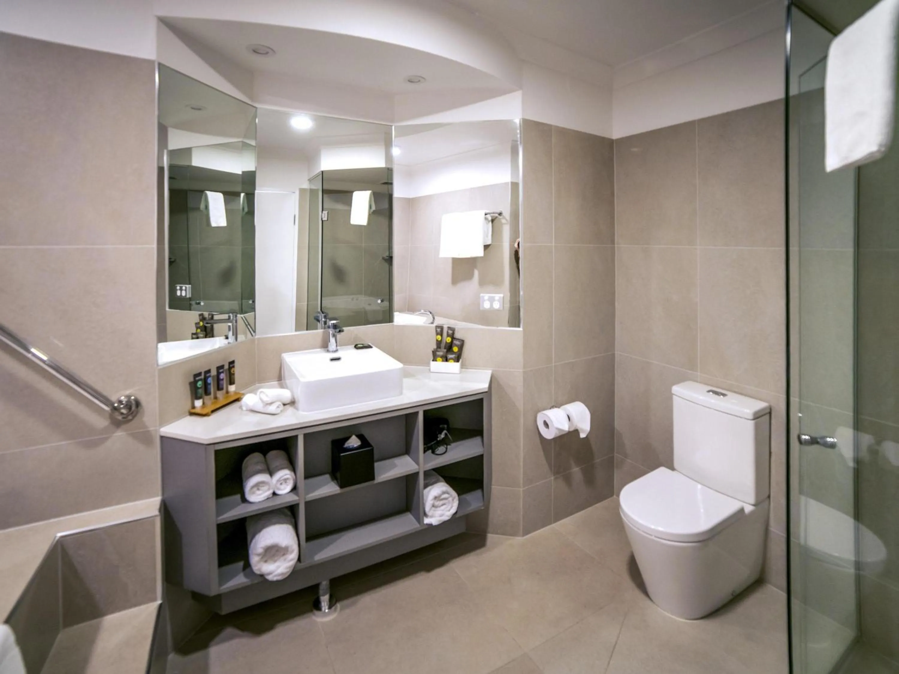 Photo of the whole room in Novotel Cairns Oasis Resort