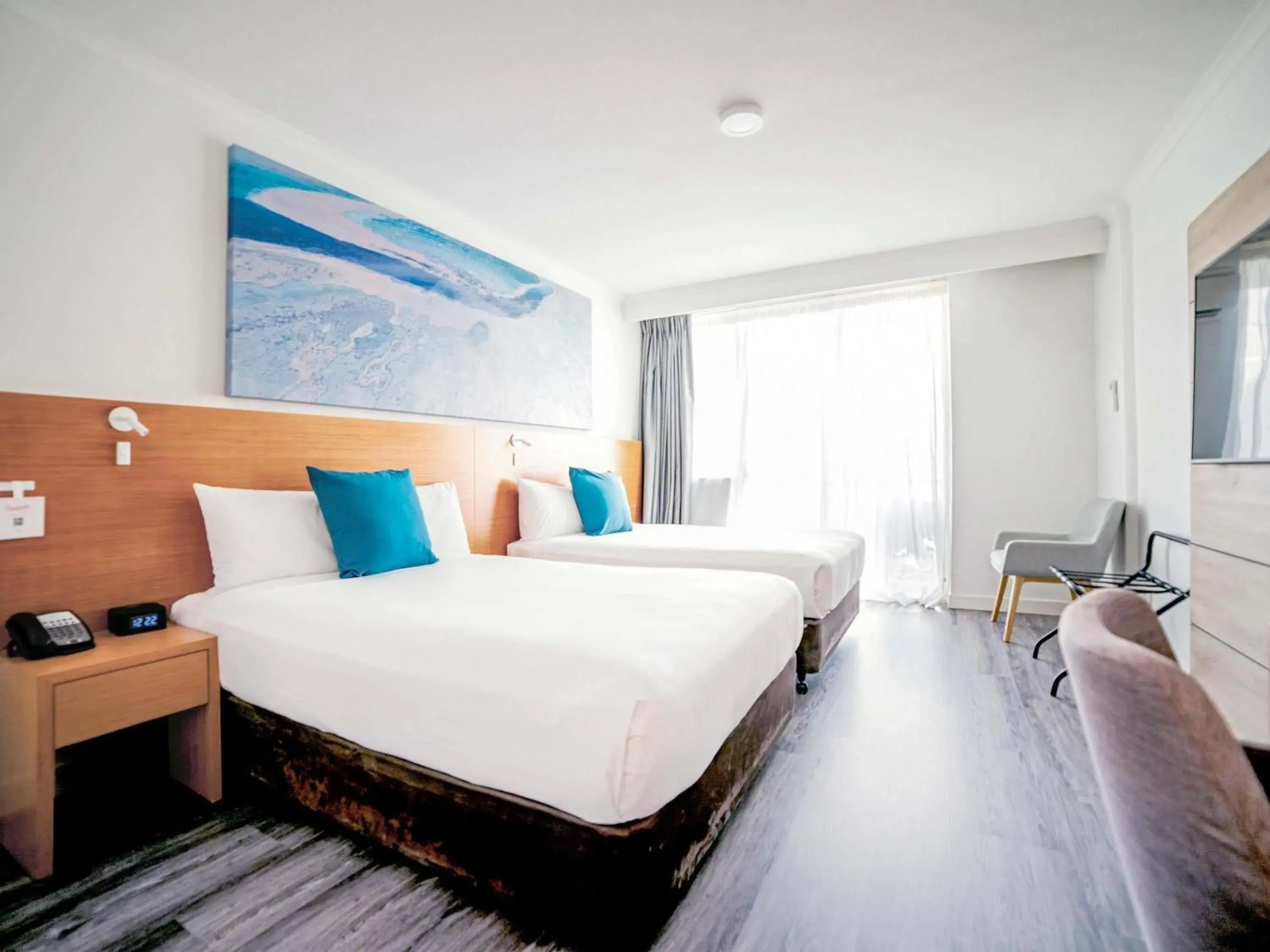 Standard Room with Two Double Beds and Pool View in Novotel Cairns Oasis Resort Standard Room with Two Double Beds and Pool View in Novotel Cairns Oasis Resort