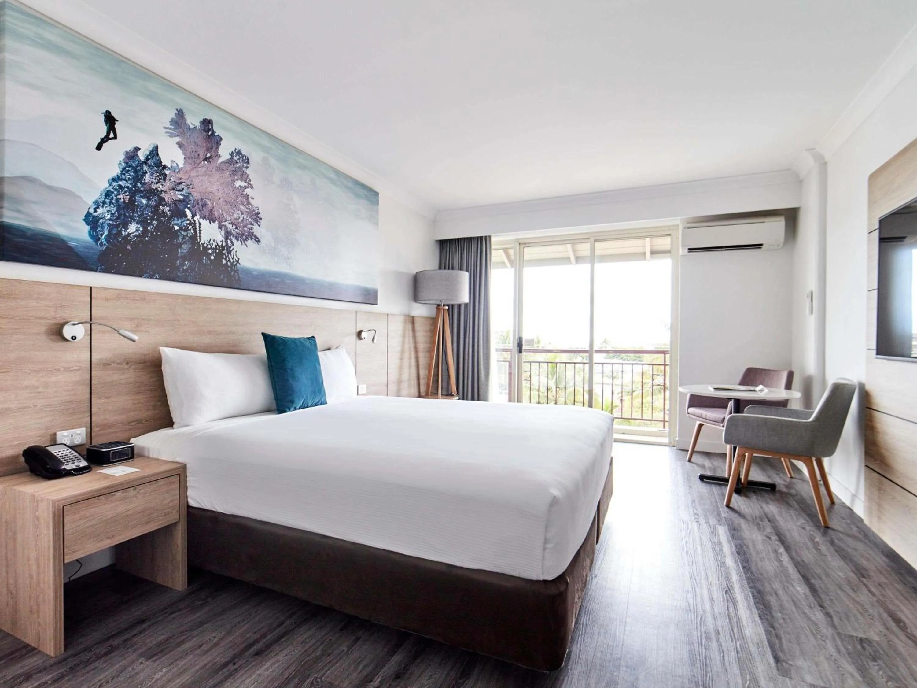 Property building, Bed in Novotel Cairns Oasis Resort