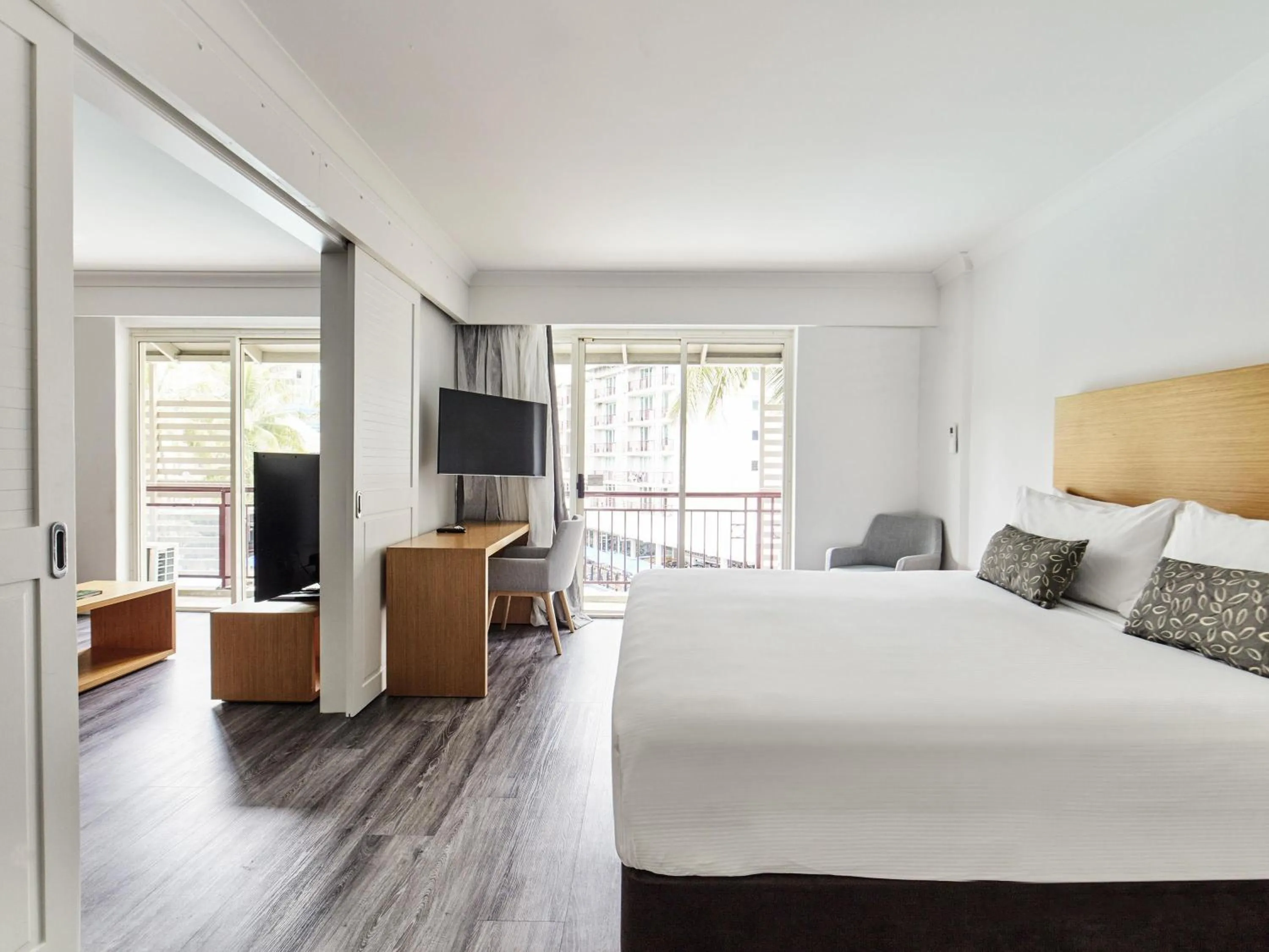 Bedroom, Bed in Novotel Cairns Oasis Resort