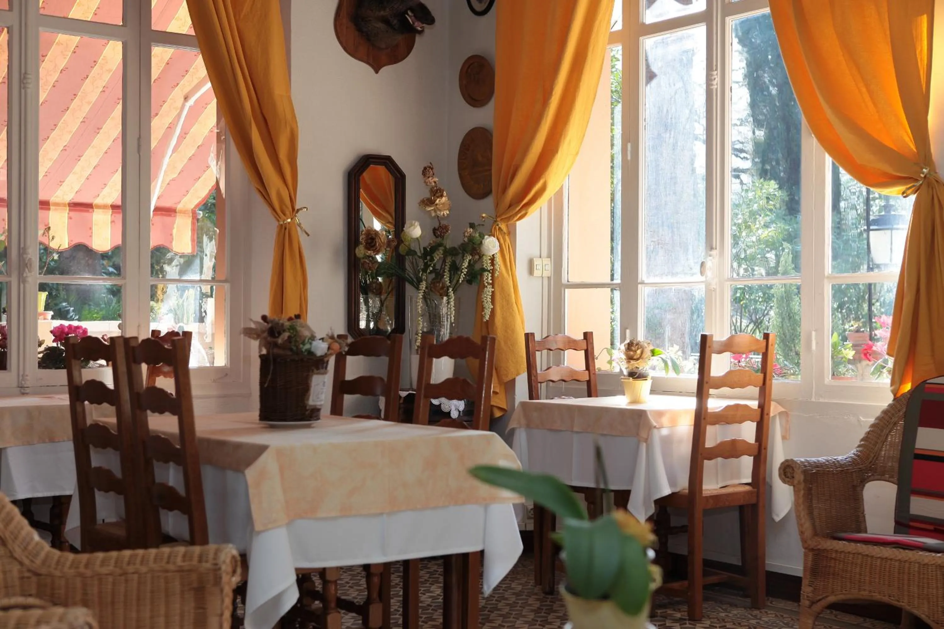 Restaurant/places to eat in Auberge Les Gorges du Loup