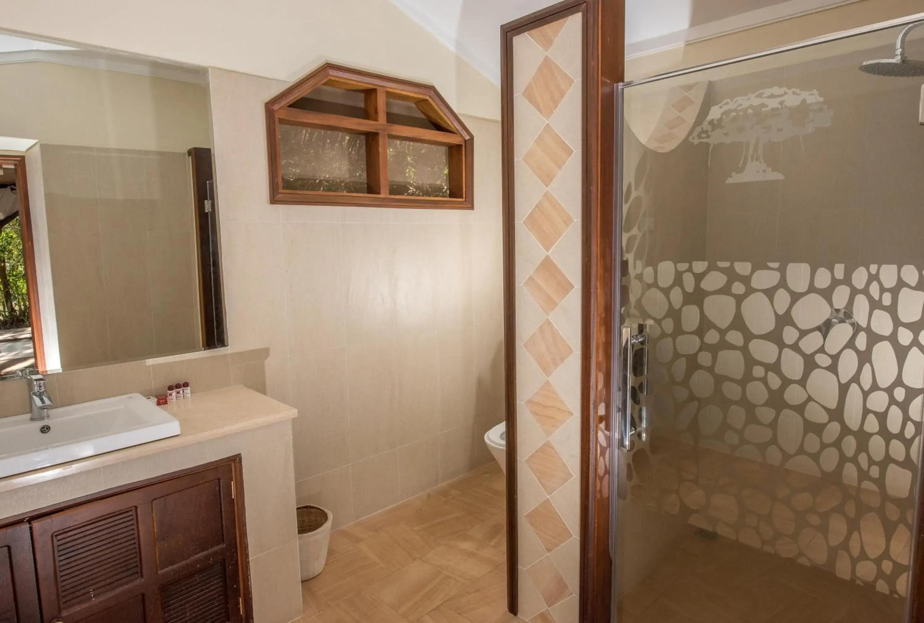 Bathroom in Fig Tree Camp - Maasai Mara Bathroom in Fig Tree Camp - Maasai Mara